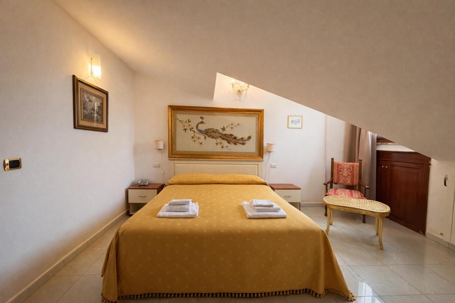 Economy Double Room photo 3
