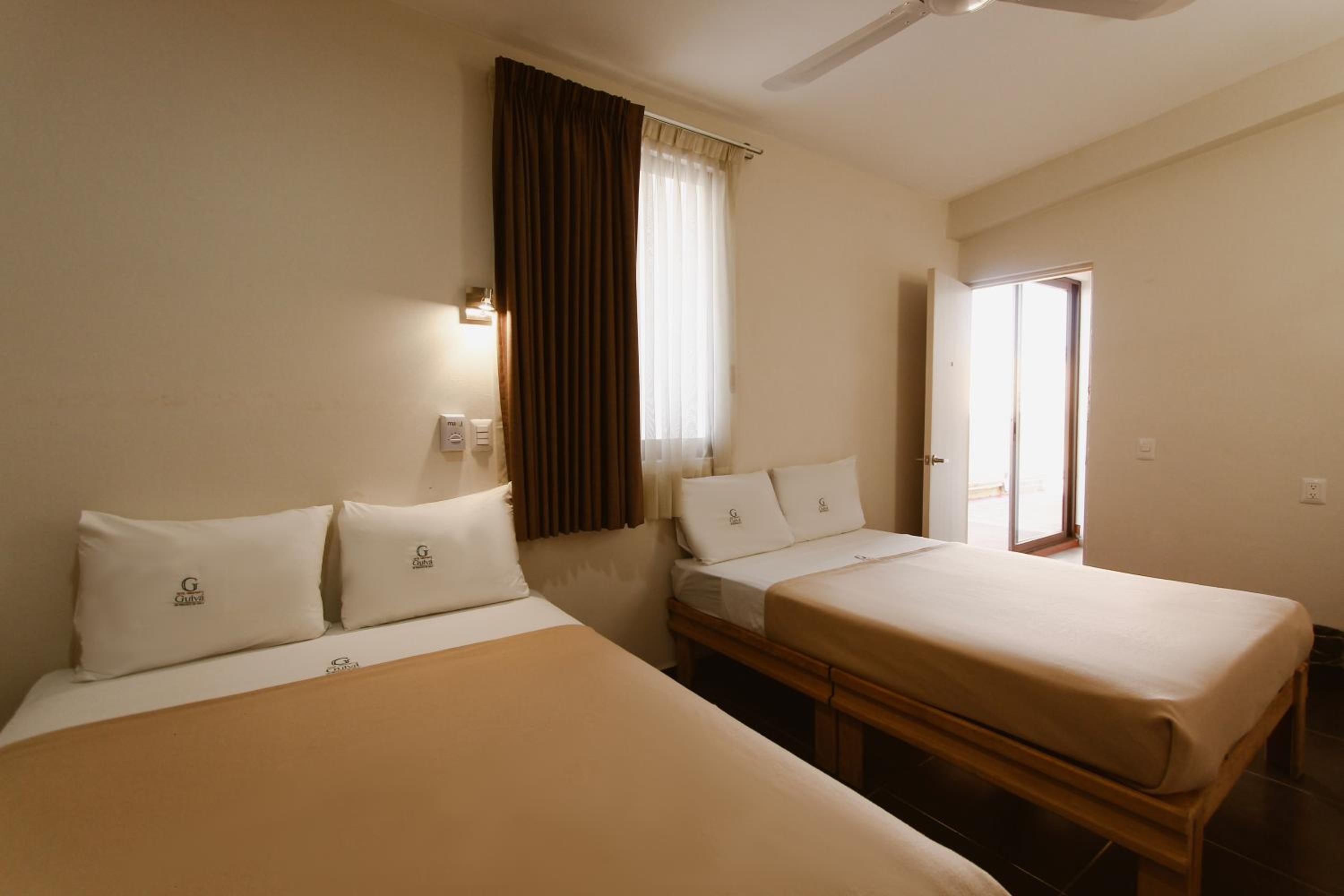 Standard Queen Room photo 3