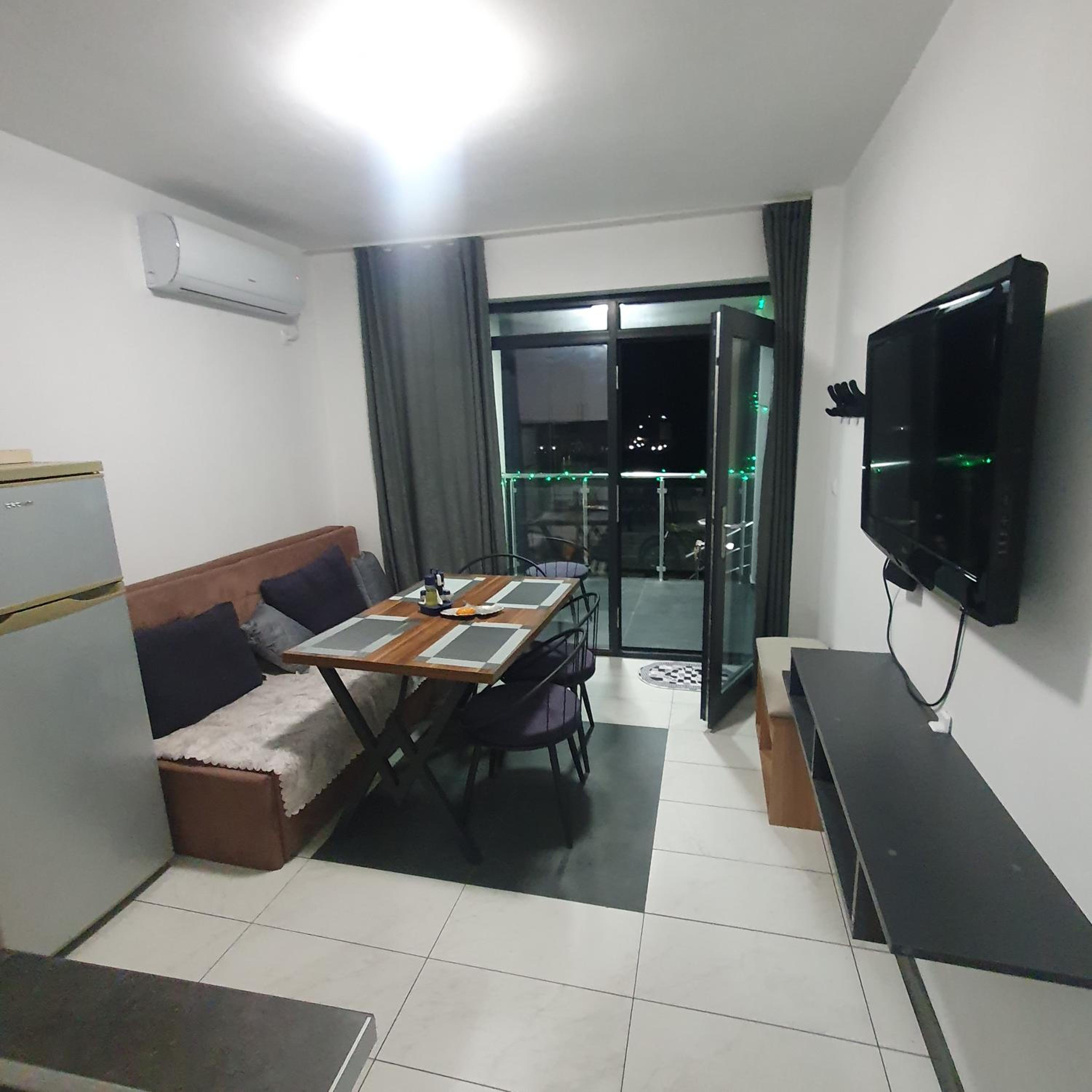 One-Bedroom Apartment with Sea View photo 3