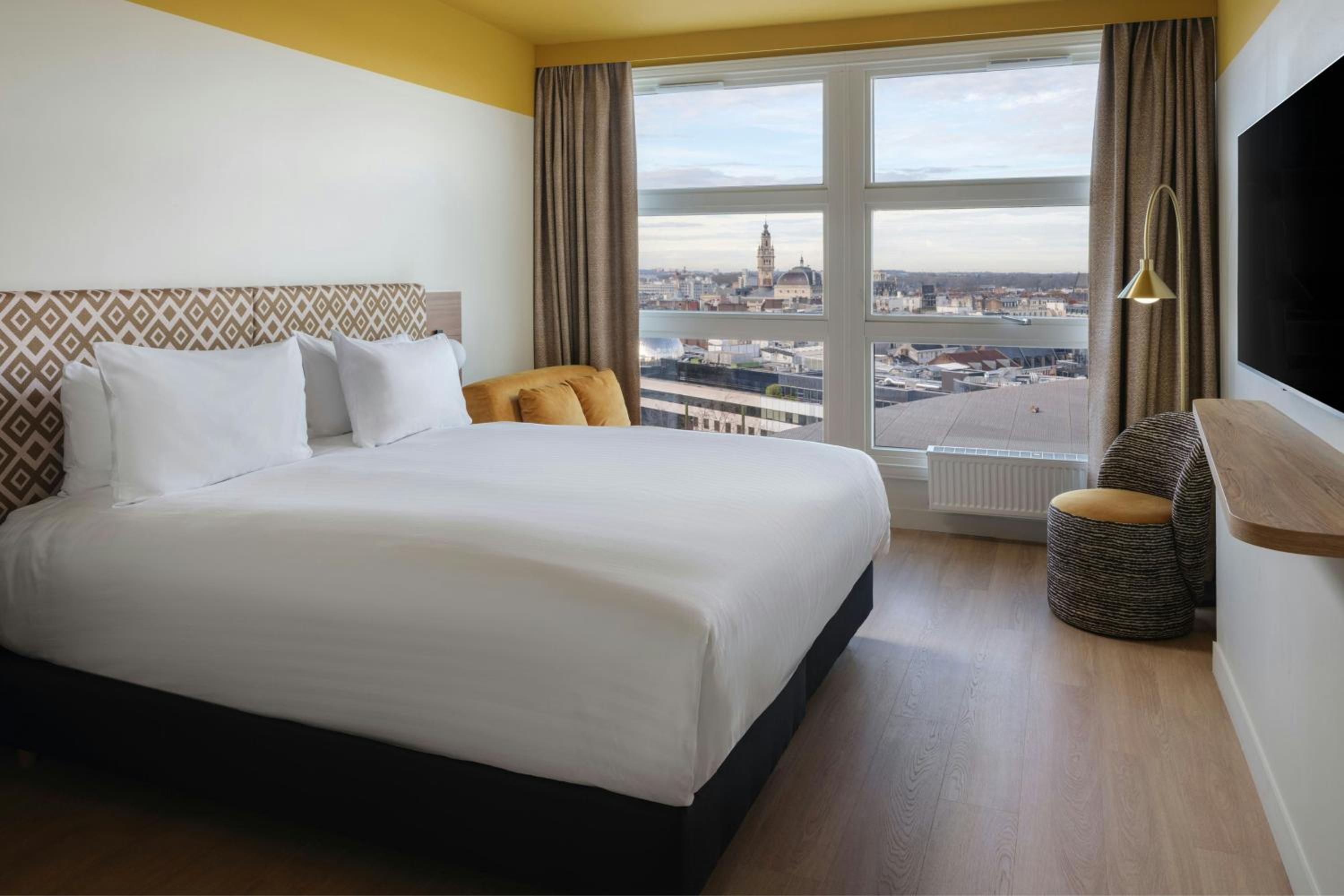 King Studio with Sofa Bed and City View - Photo 1