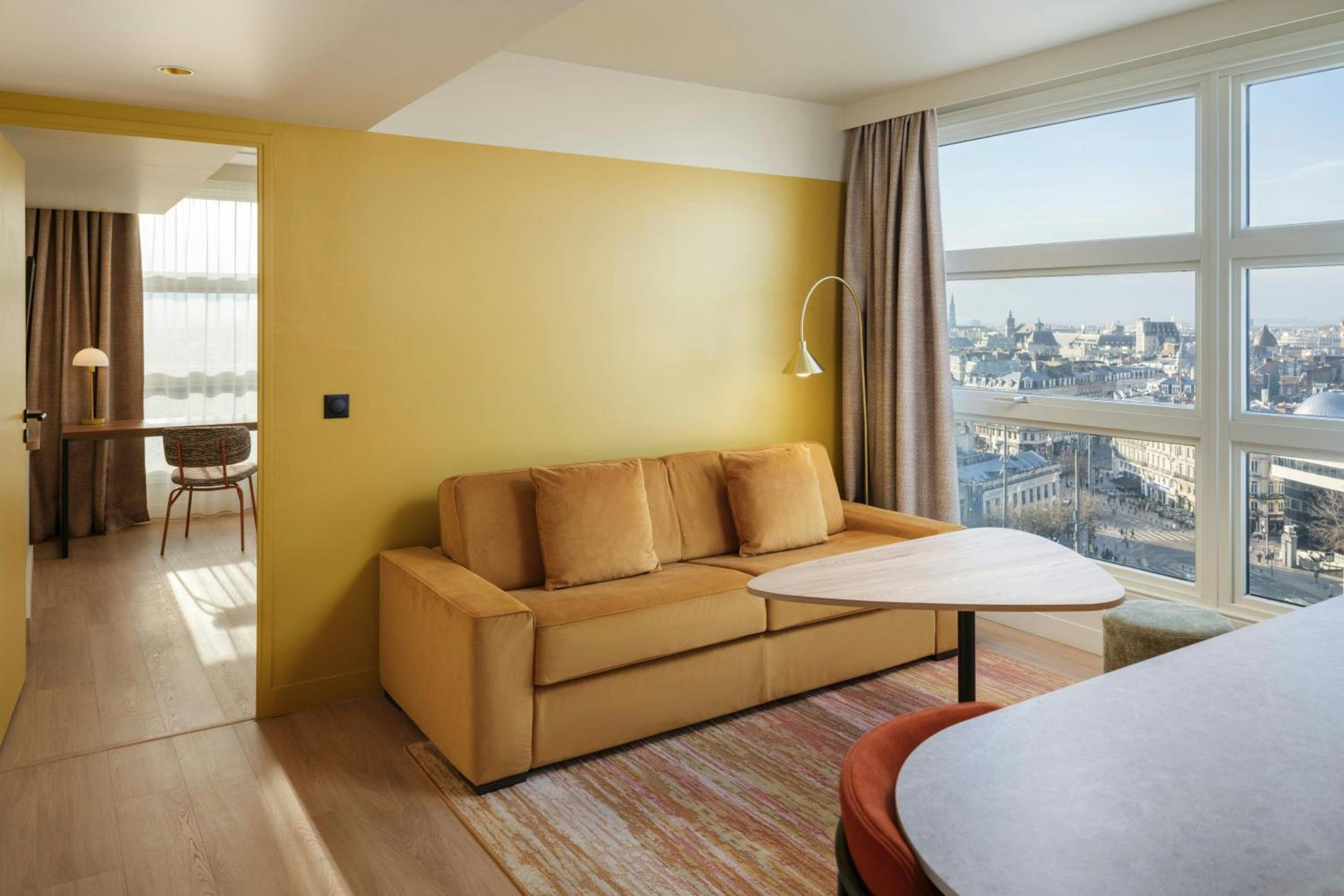 One-Bedroom Apartment with King Bed and Sofa Bed - City View - Photo 6