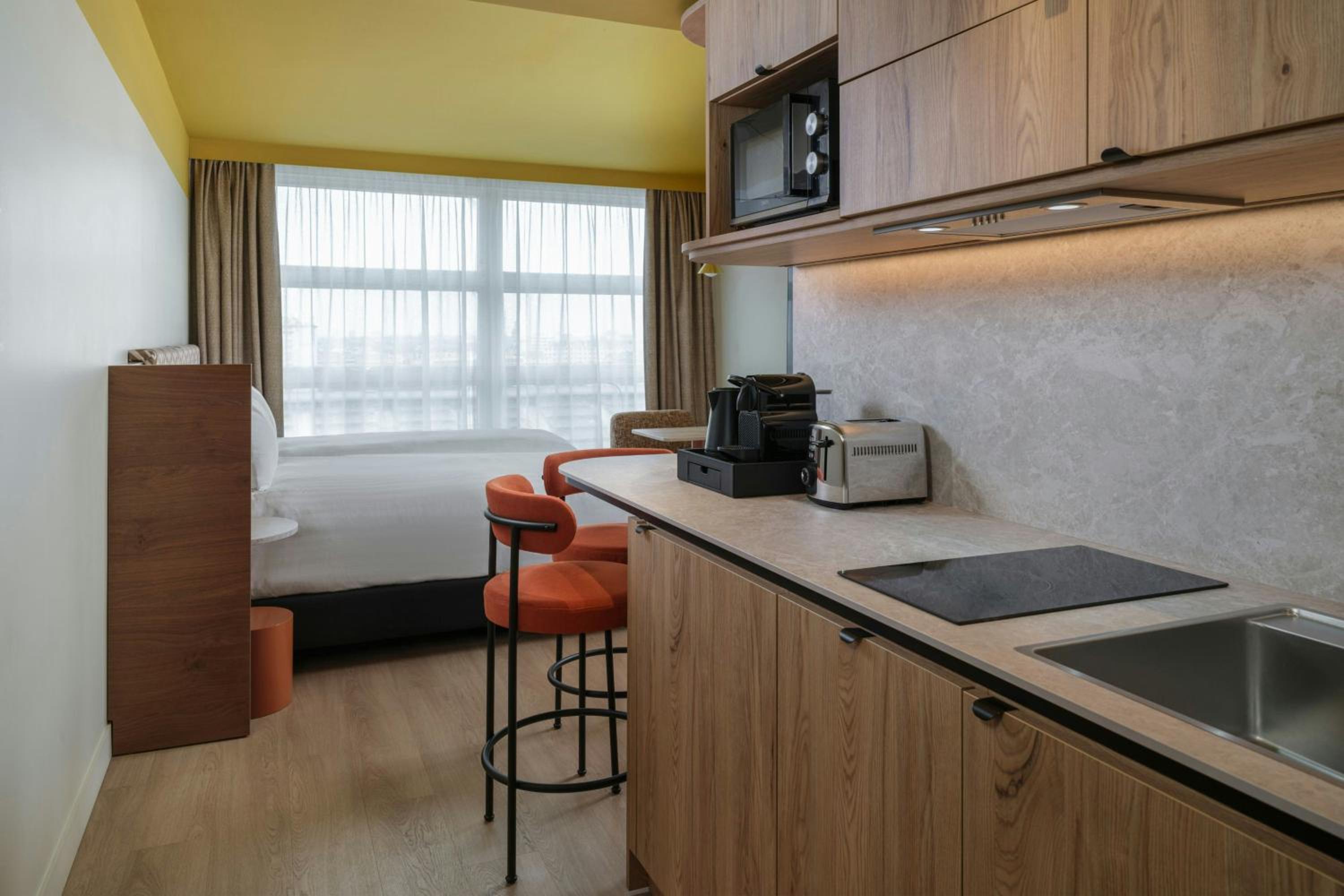 Twin Studio with Sofa Bed and City View - Photo 3