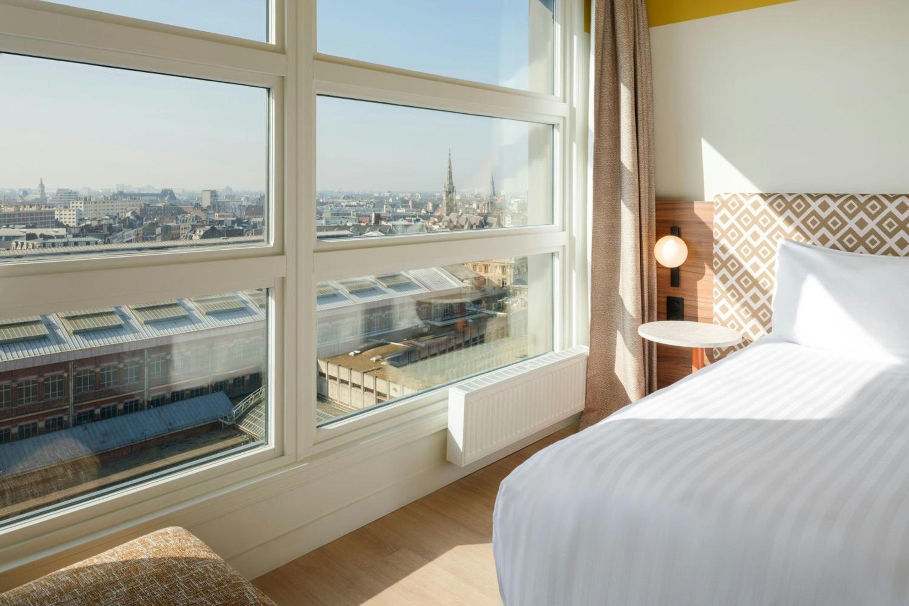 One-Bedroom Apartment with King Bed and Sofa Bed - City View - Photo 5