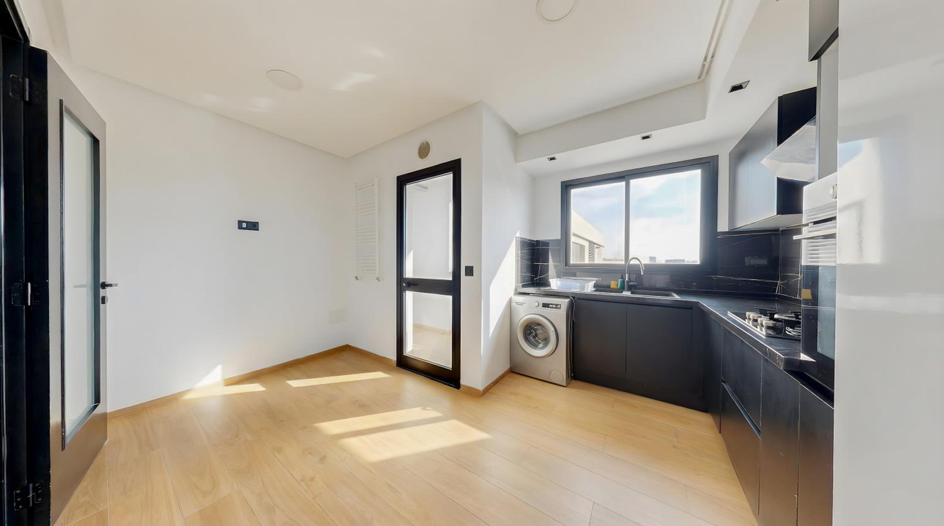 Two-Bedroom Deluxe Apartment with Balcony