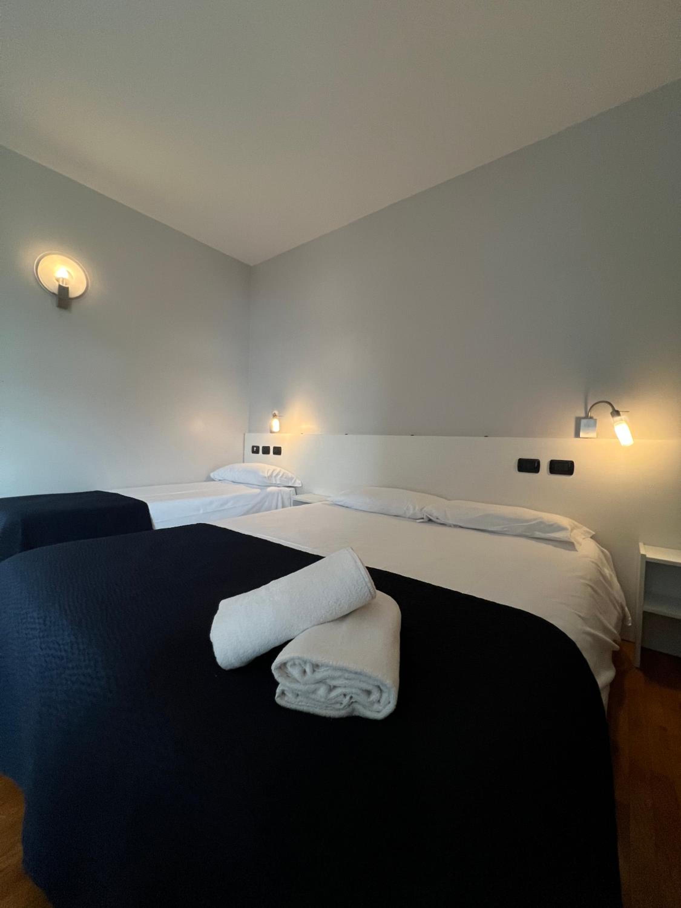 Double or Twin Room photo 2