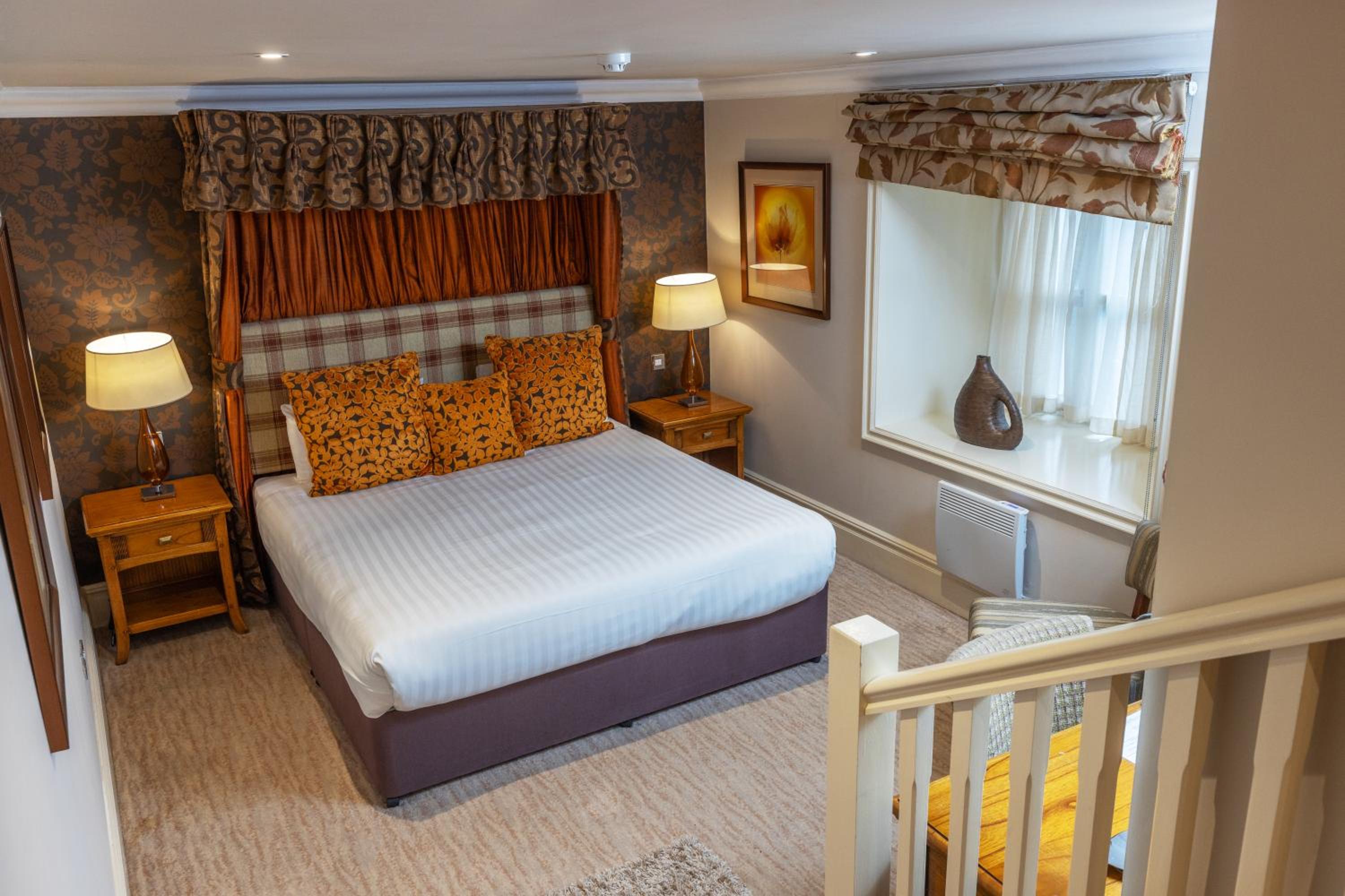 One-Bedroom King Suite with Sofa Bed - Non-Smoking photo 2