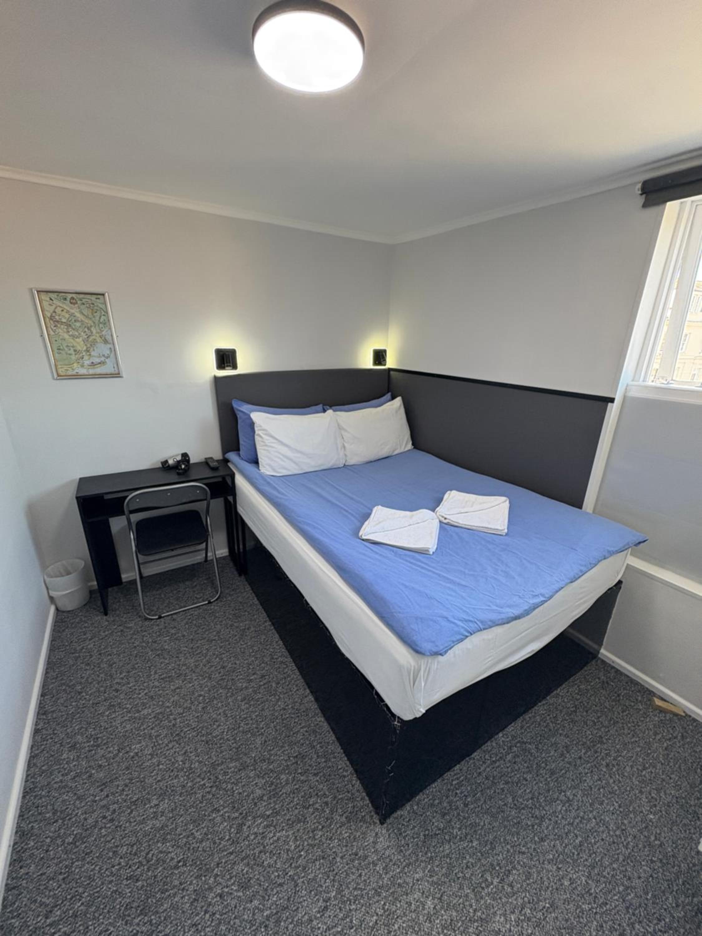 Double Room with Private Bathroom photo 2