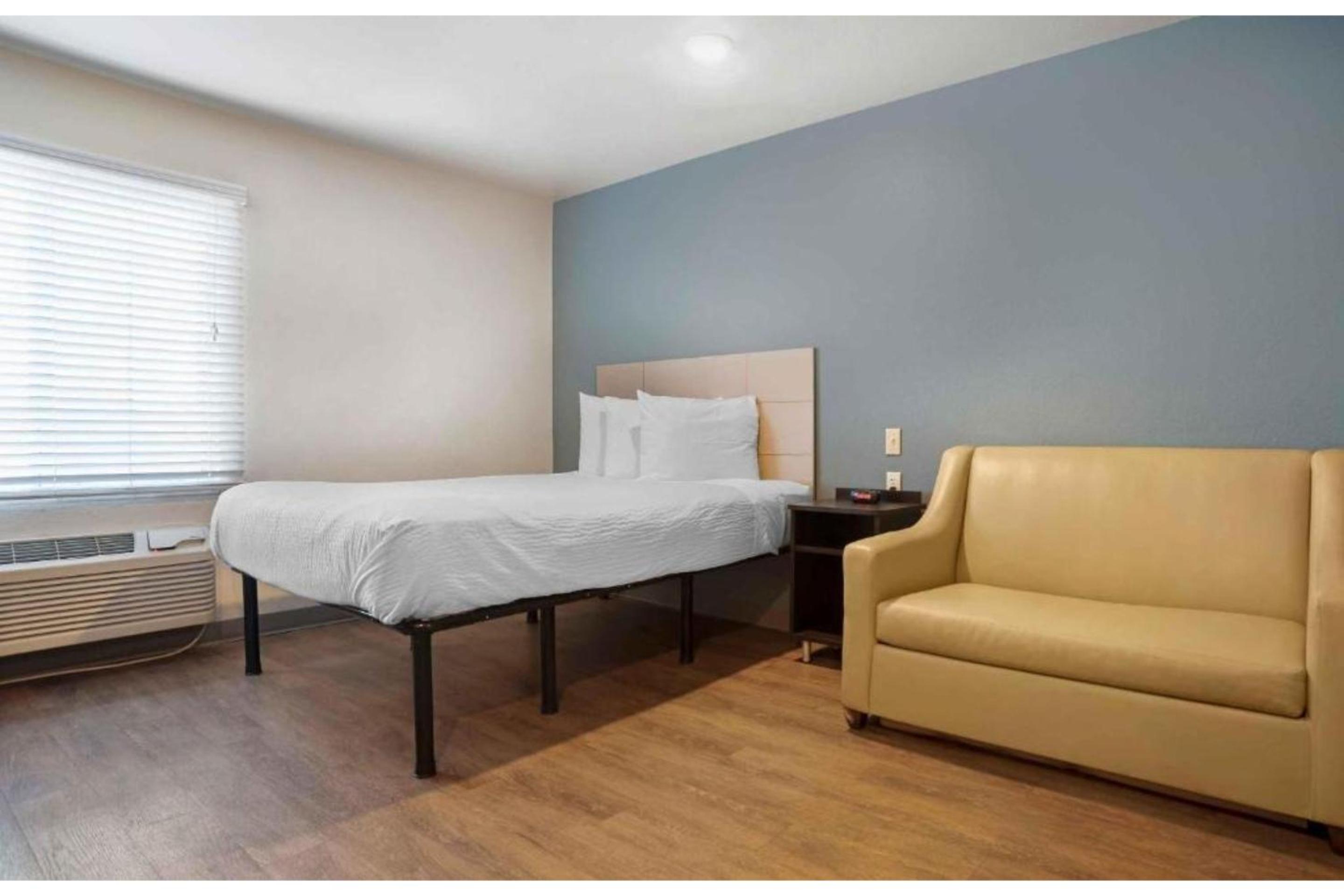 1 Full Bed | ADA/Tub/Non-Smoking/Kitchen photo 1