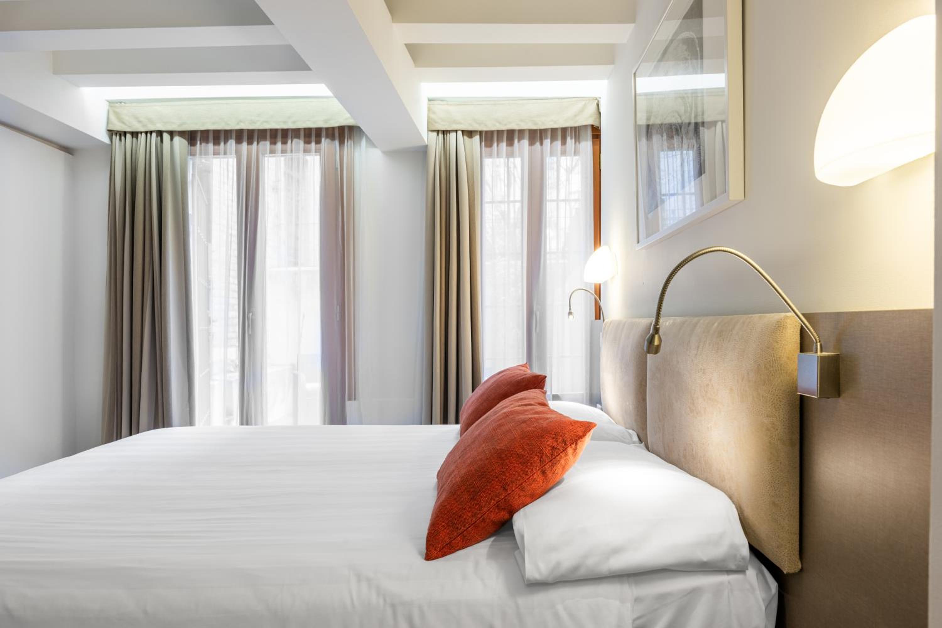 Double or Twin Room photo 2