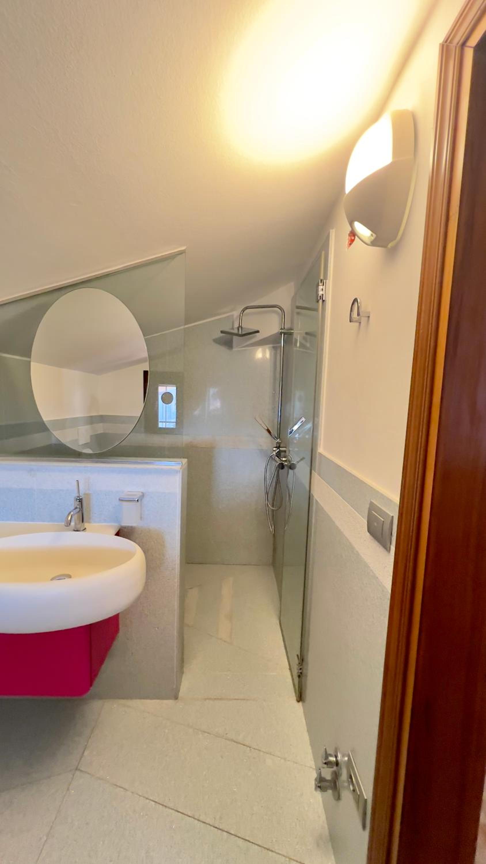 Deluxe Room (2 Adults + 1 Child) photo 2