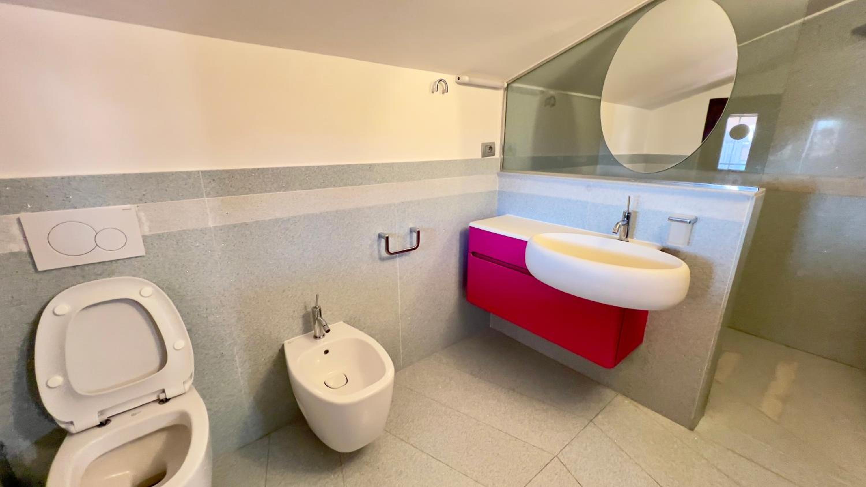 Deluxe Room (2 Adults + 1 Child) photo 1