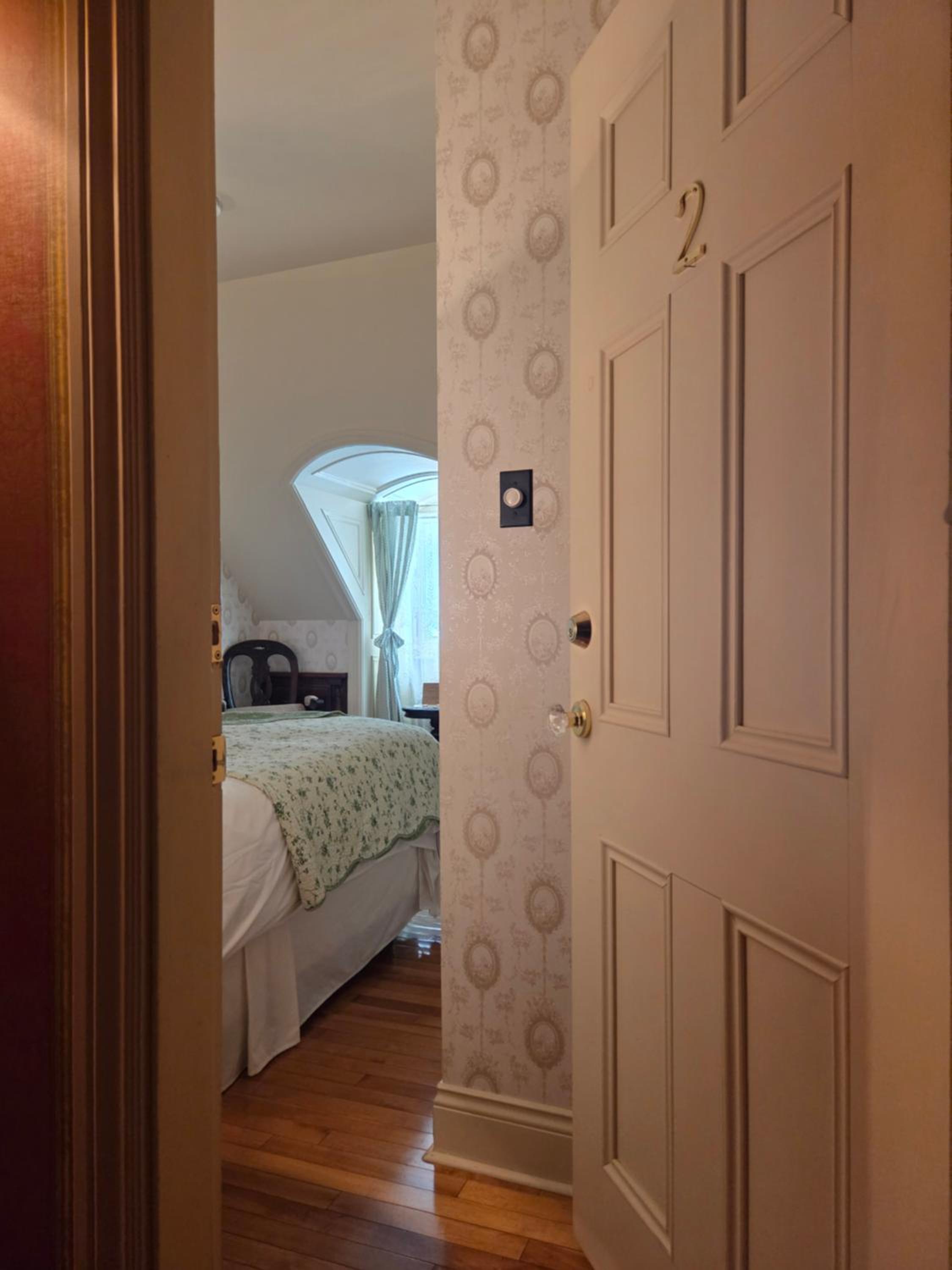 Standard Queen Room photo 2