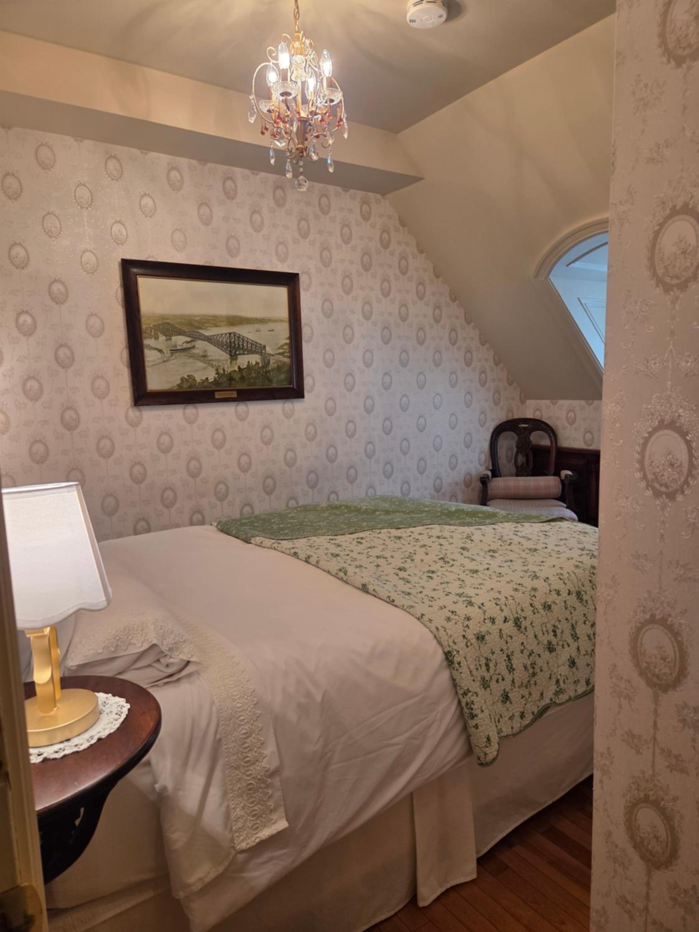 Standard Queen Room photo 3