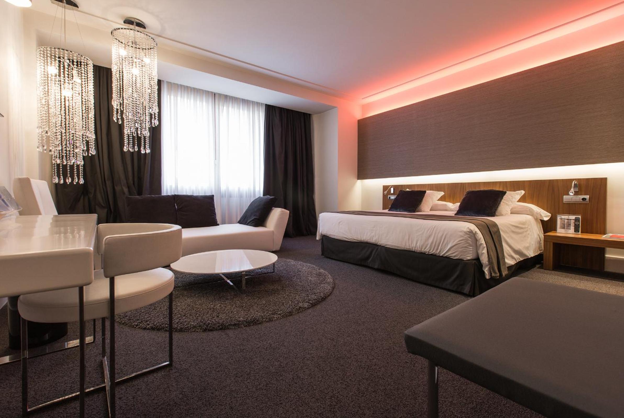 Superior Double or Twin Room - Photo 7
