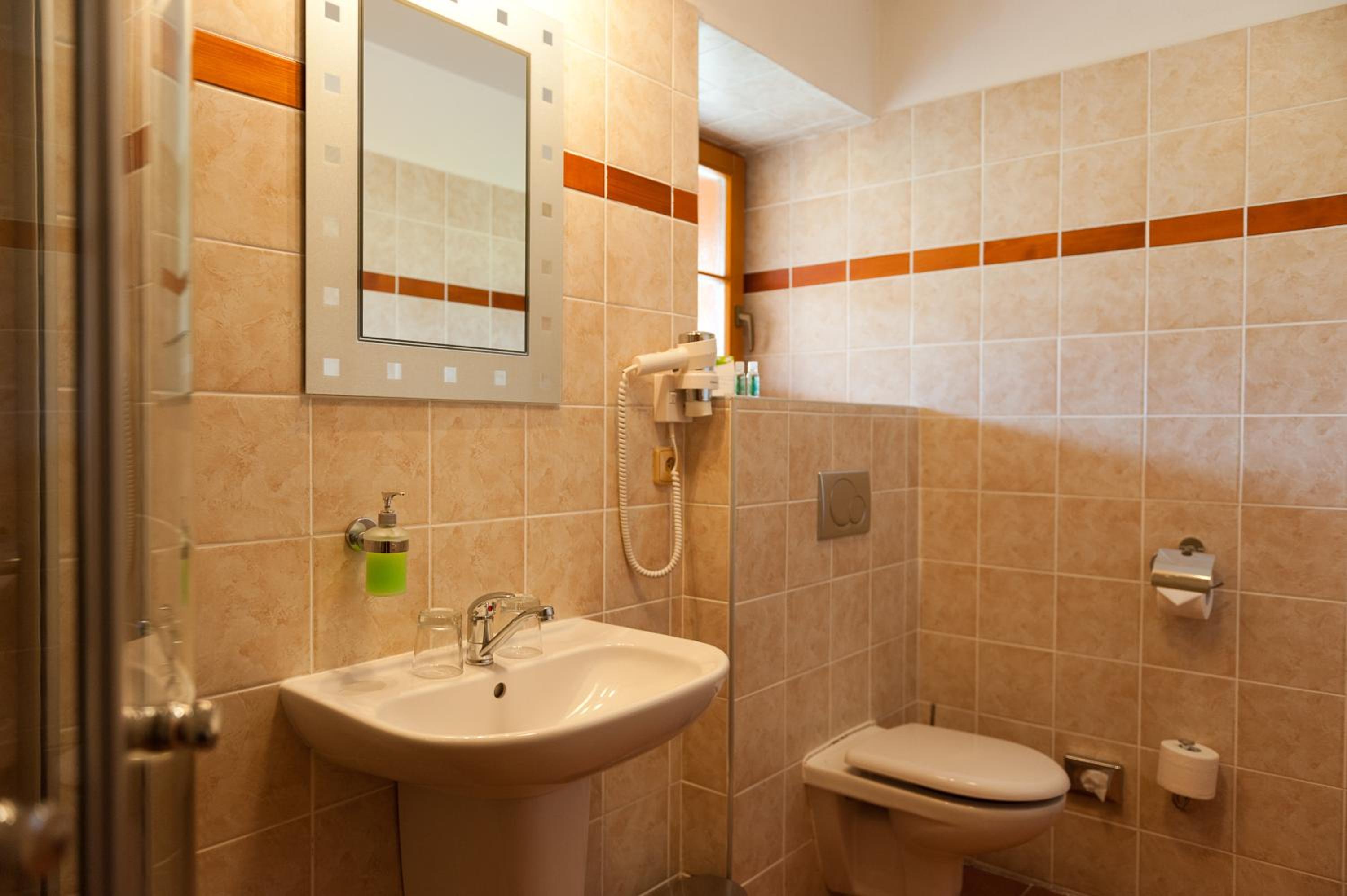 Standard Double Room - Photo 2