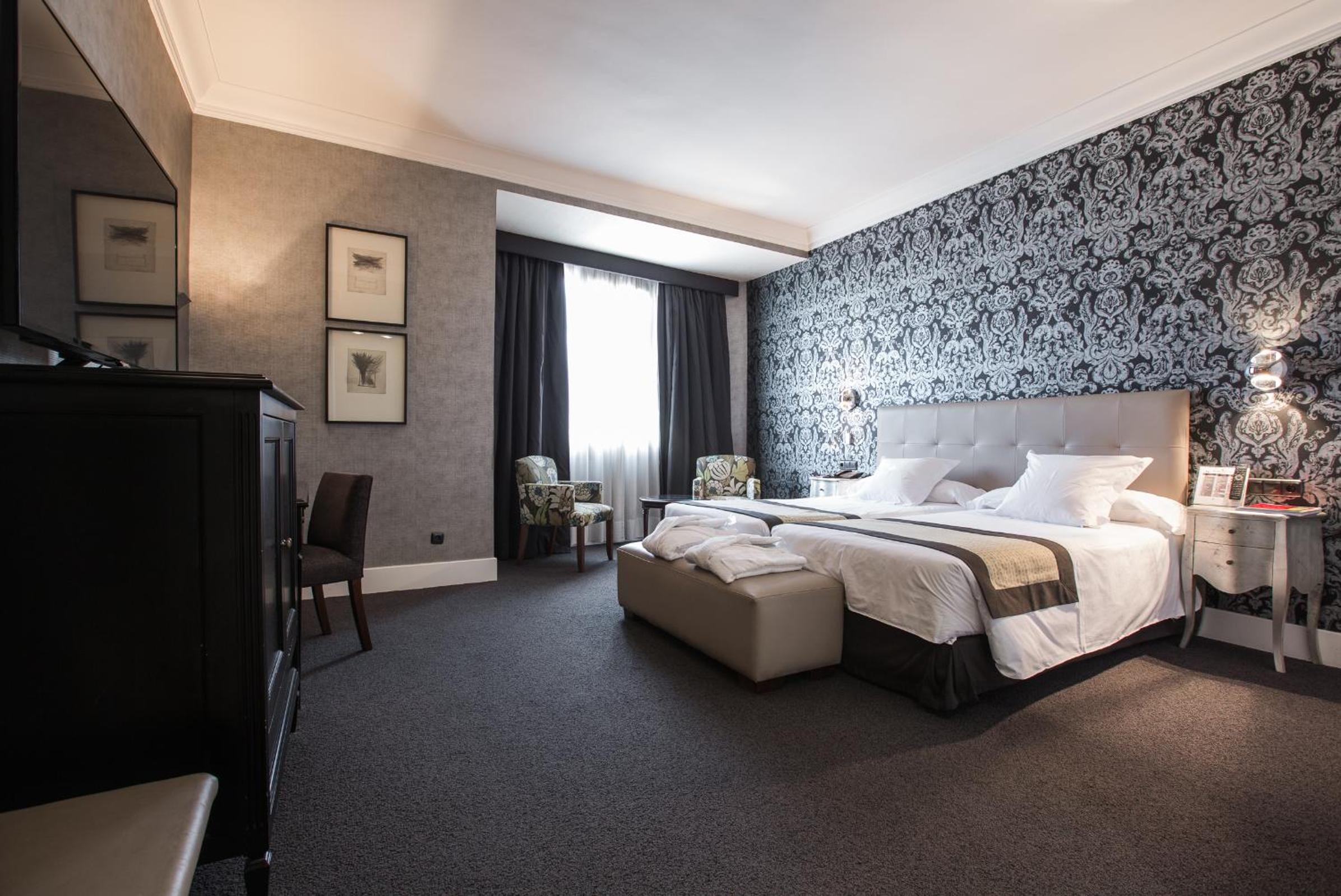 Superior Double or Twin Room - Photo 16