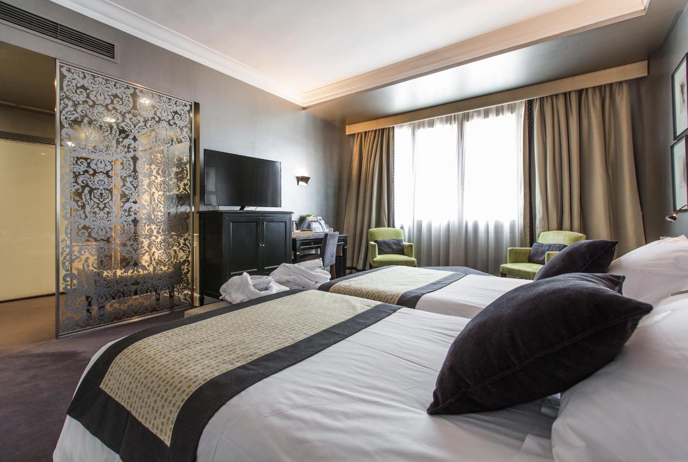 Superior Double or Twin Room - Photo 14