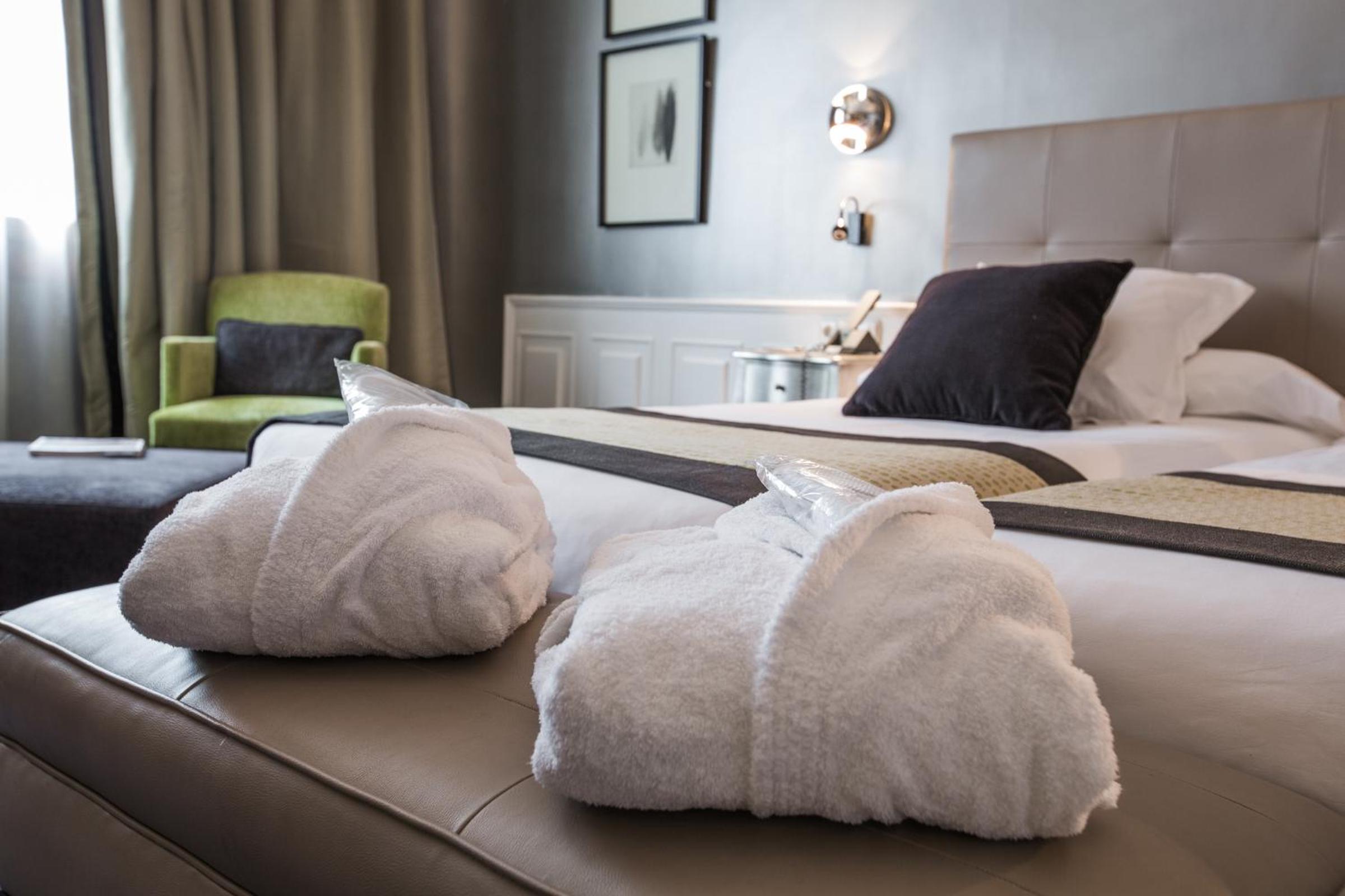 Superior Double or Twin Room - Photo 13