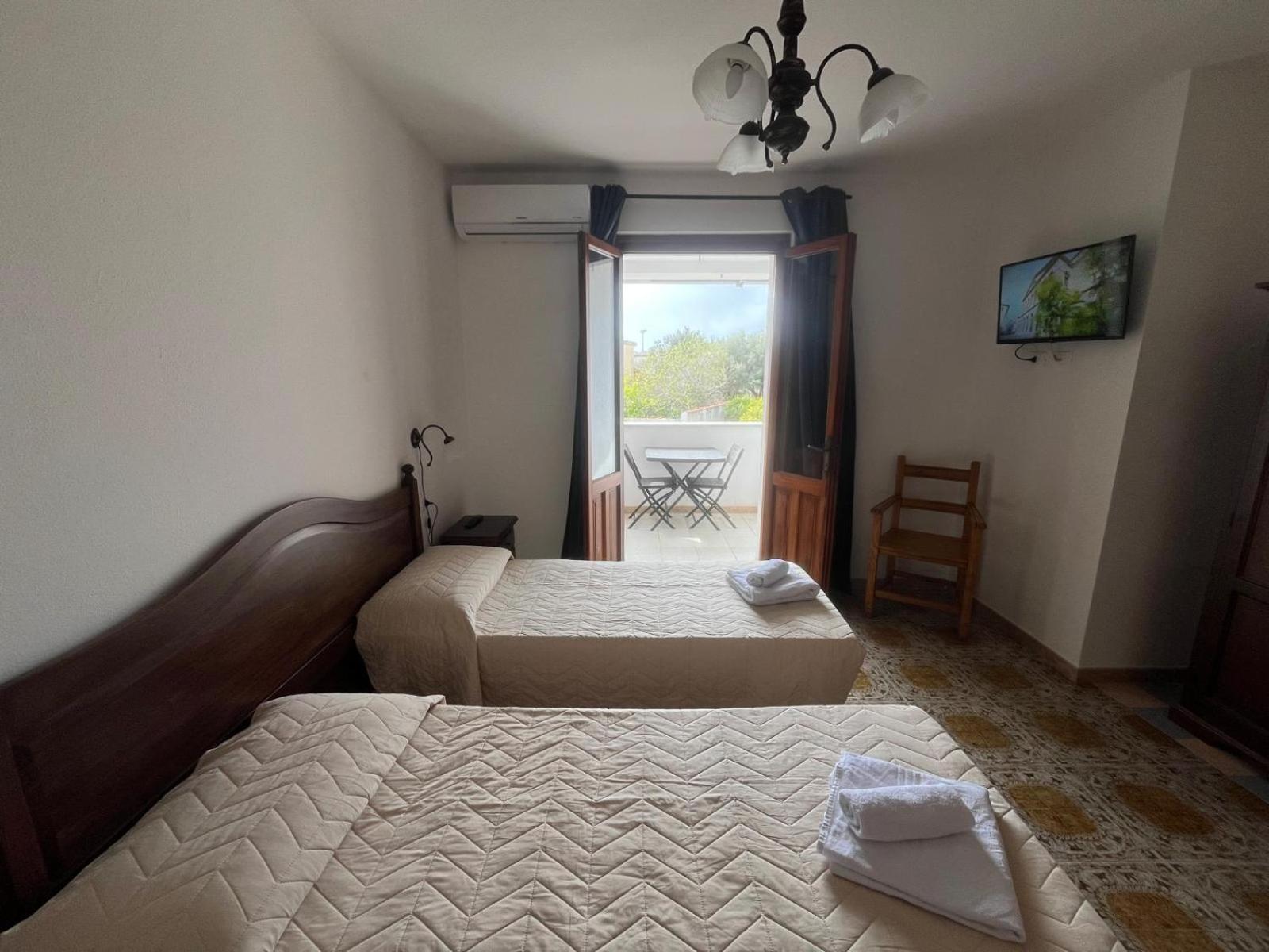 Deluxe Twin Room photo 3