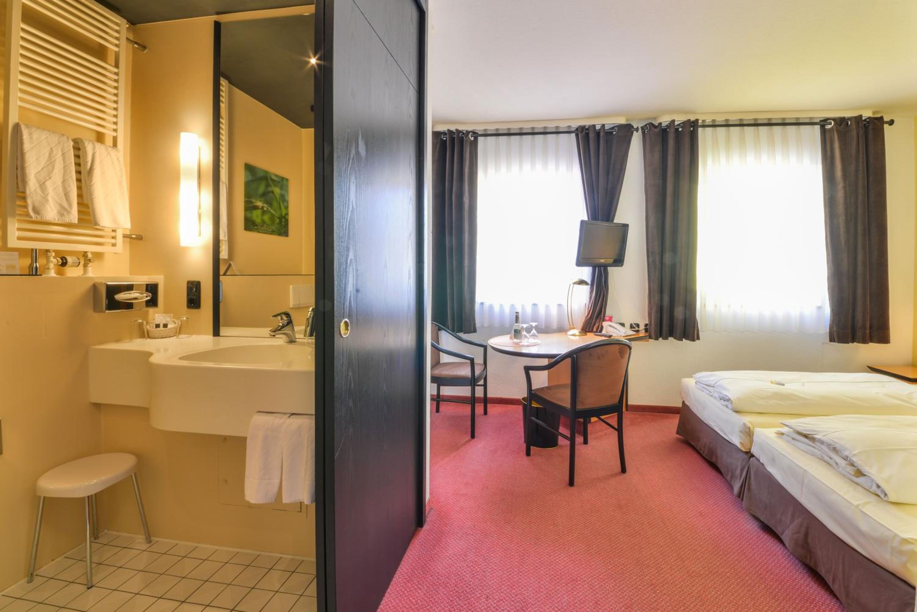 Standard Double Room photo 1