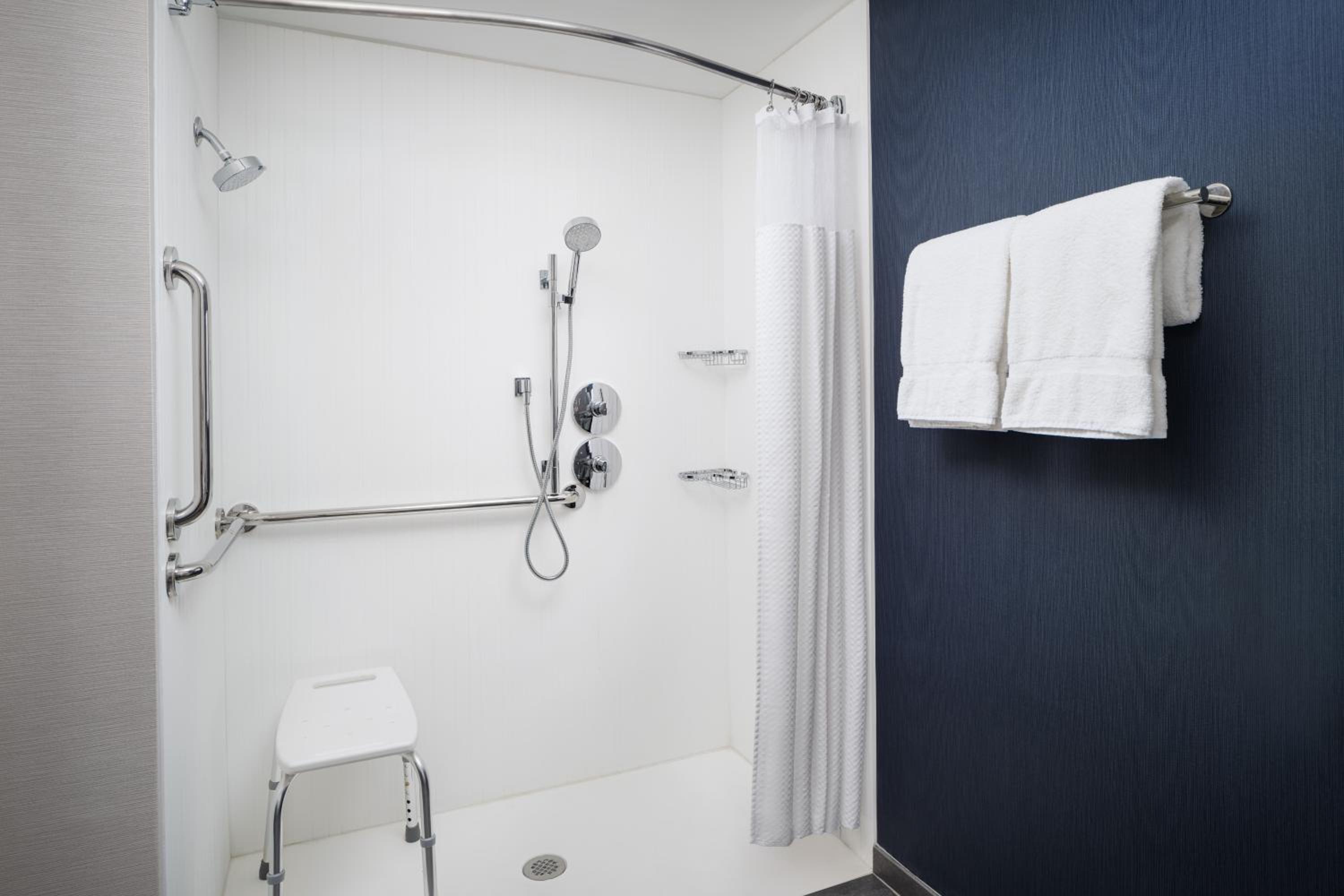 Queen Room with Two Queen Beds - Hearing Accessible