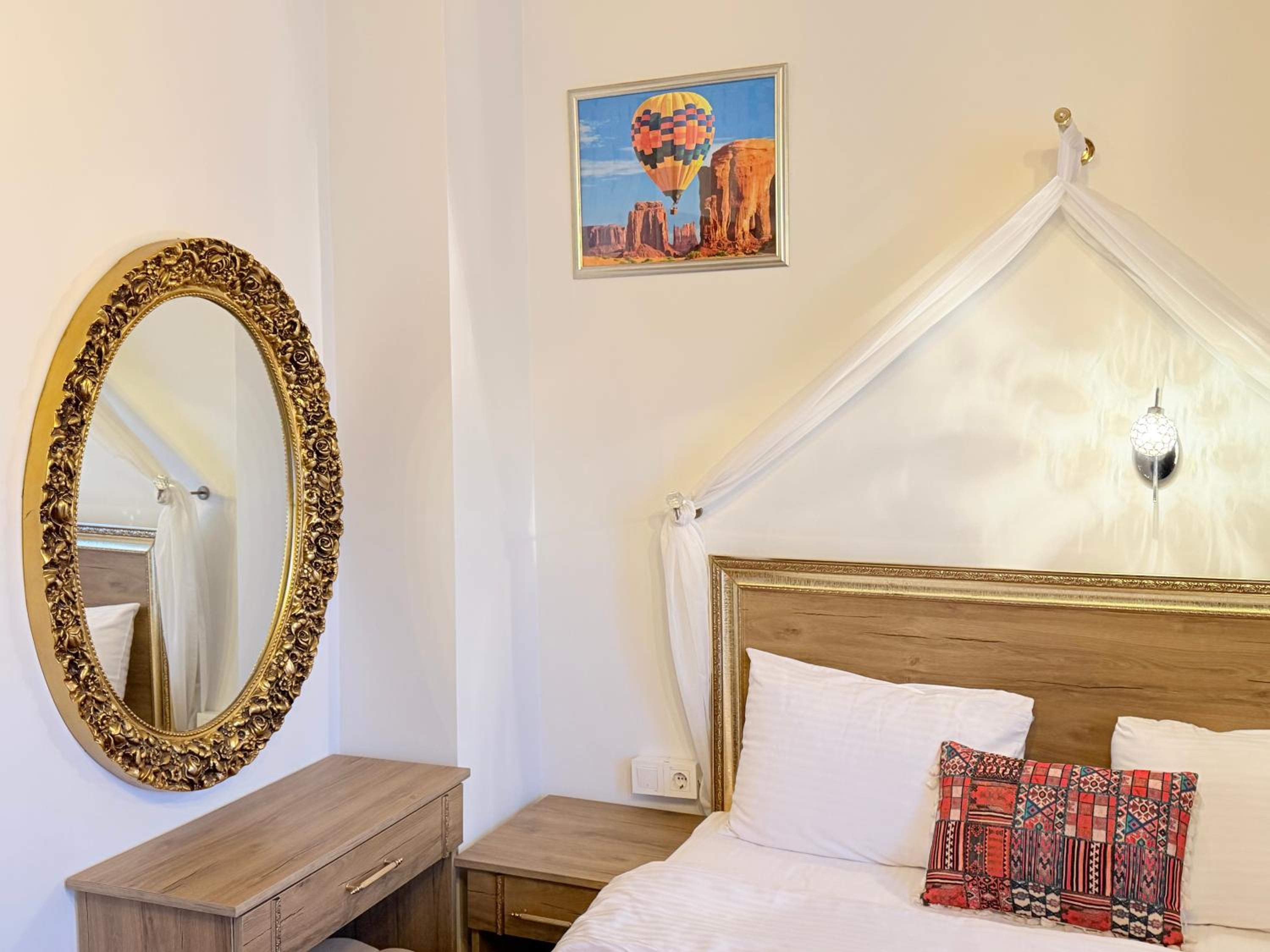 Budget Double Room photo 3