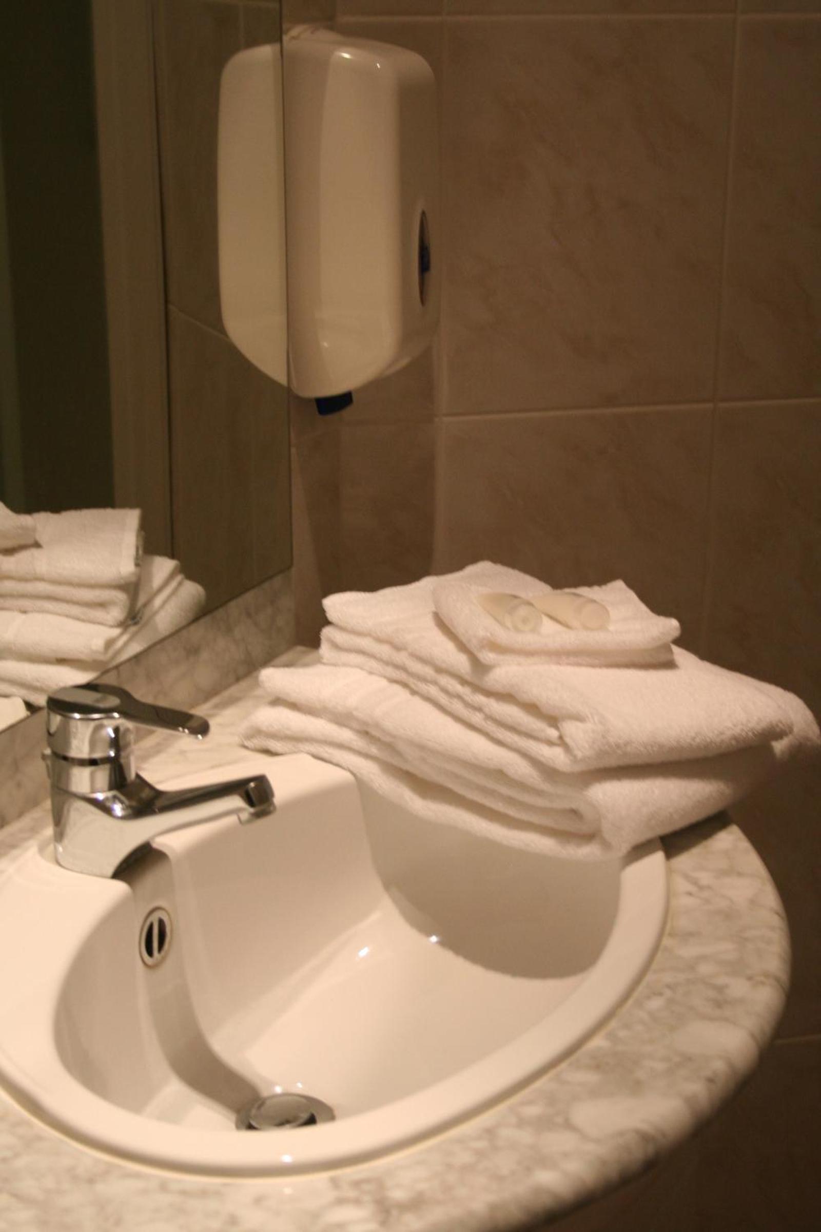 Double or Twin Room photo 2
