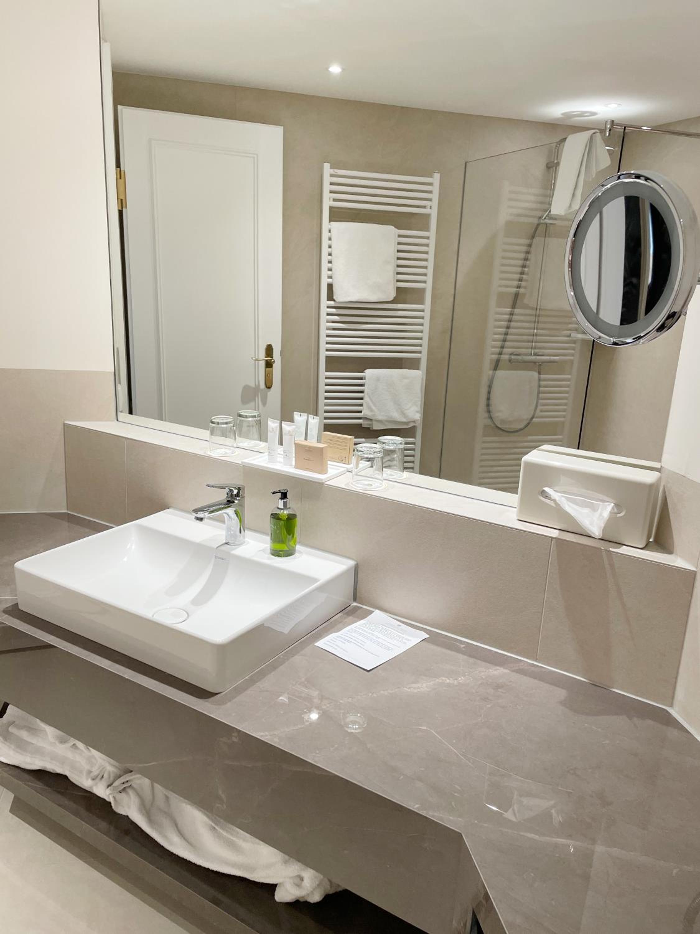 Deluxe Double Room with Balcony photo 2