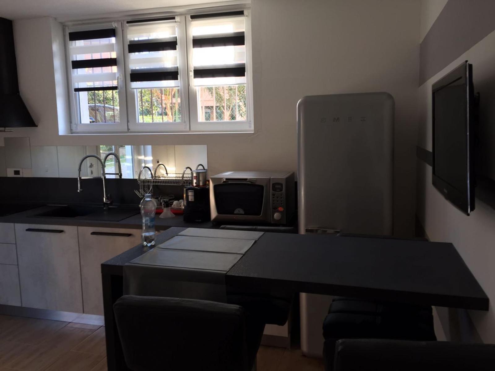 One-Bedroom Apartment - Ground Floor - Photo 5