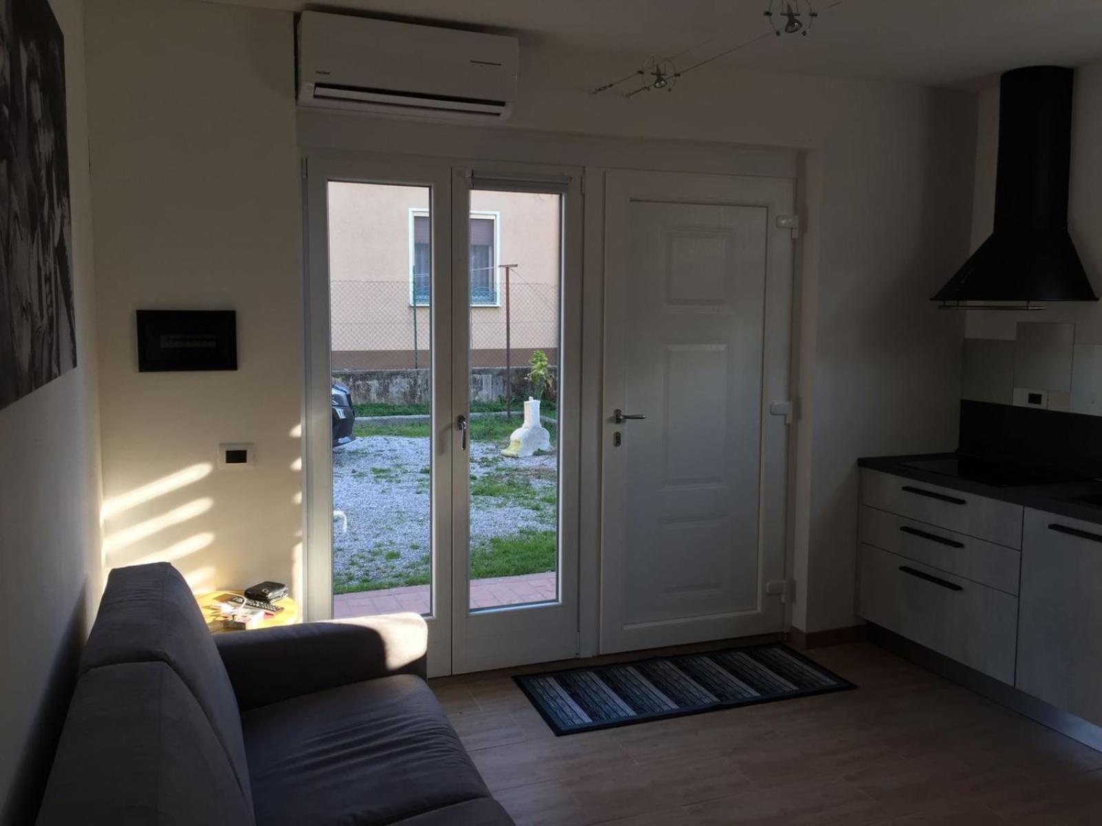 One-Bedroom Apartment - Ground Floor - Photo 6