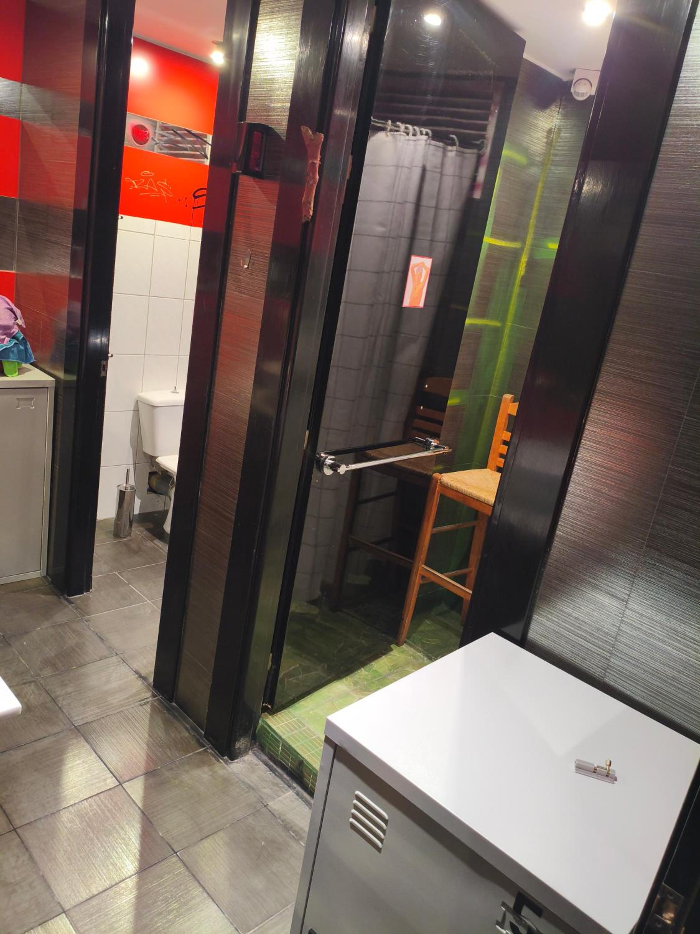 Bunk Bed in Mixed Dormitory Room