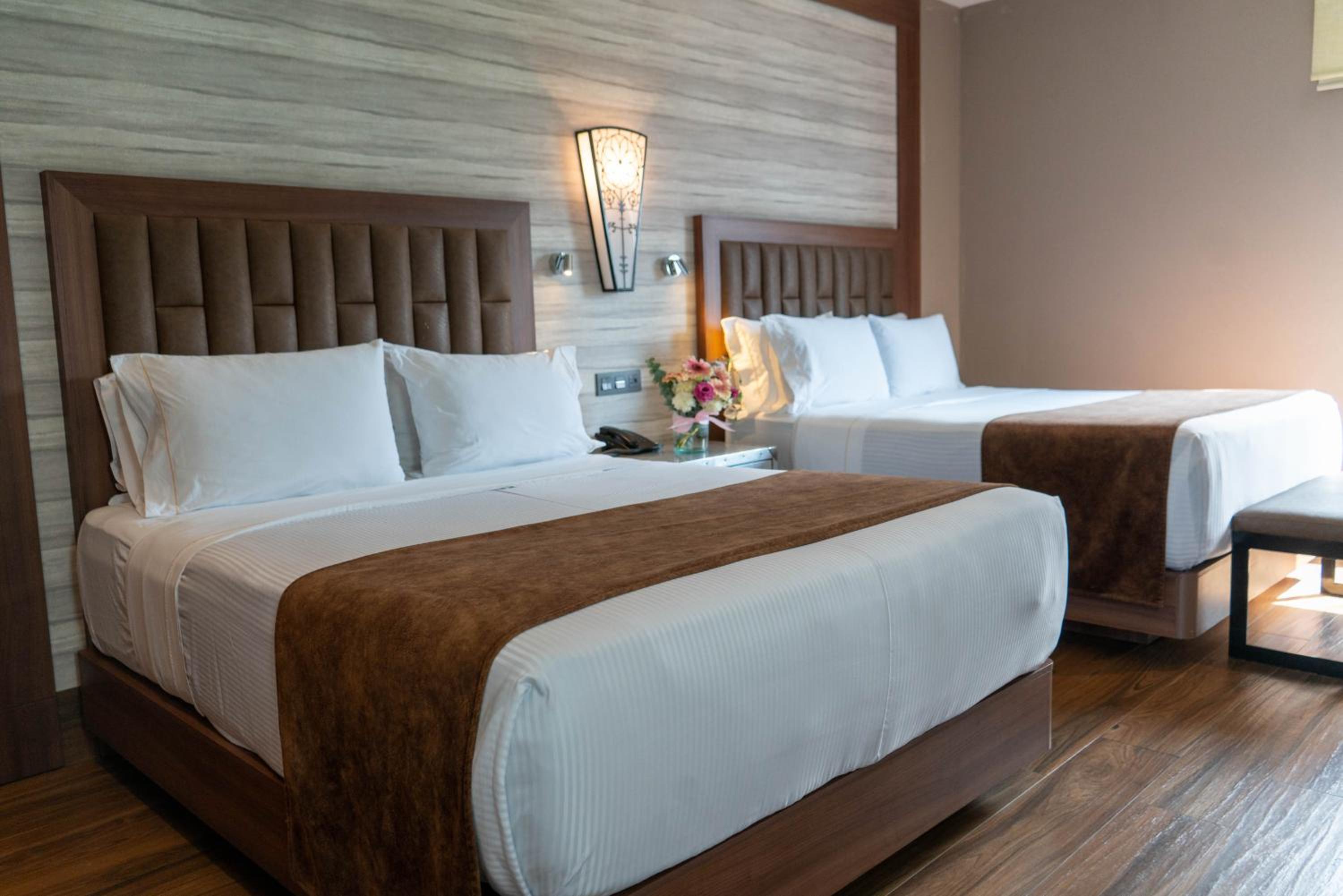 Deluxe Double Room - Photo 7