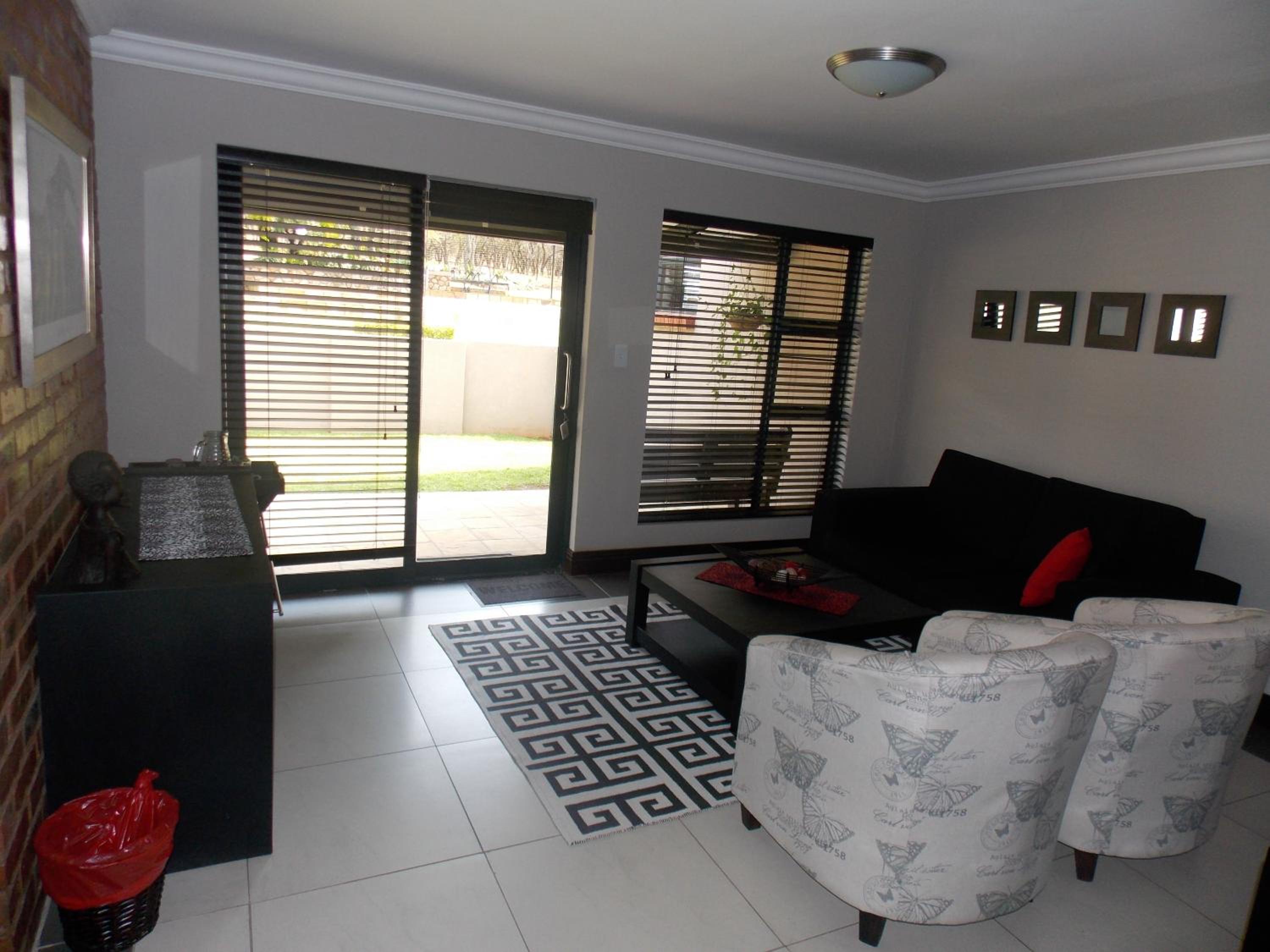 Luxury Double Room with Bath and Shower photo 2