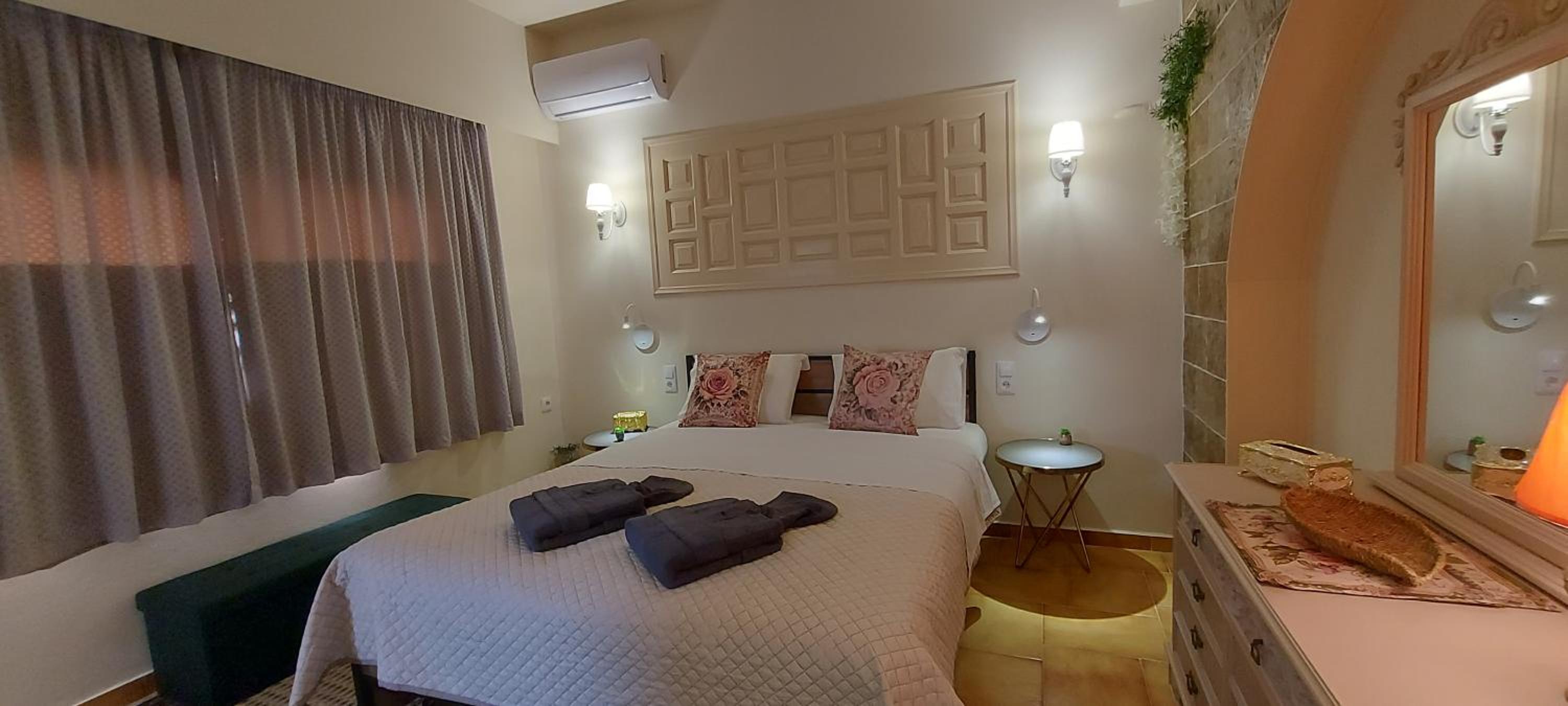 One-Bedroom Deluxe Apartment photo 2