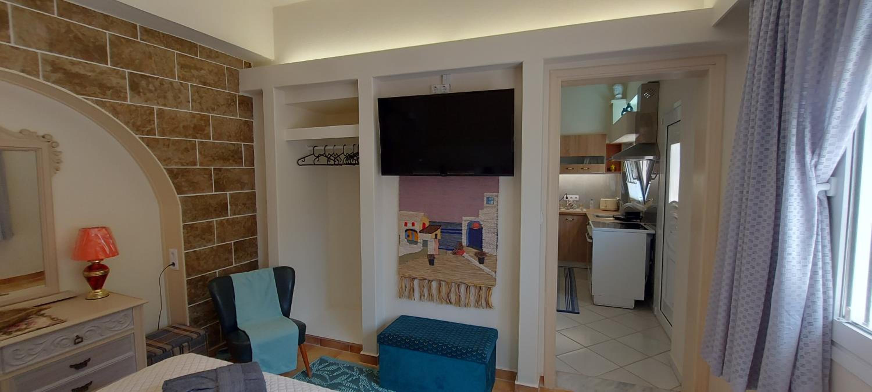 One-Bedroom Deluxe Apartment