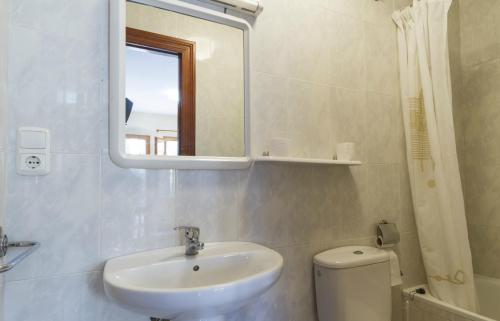 Two-Bedroom Apartment - Photo 9