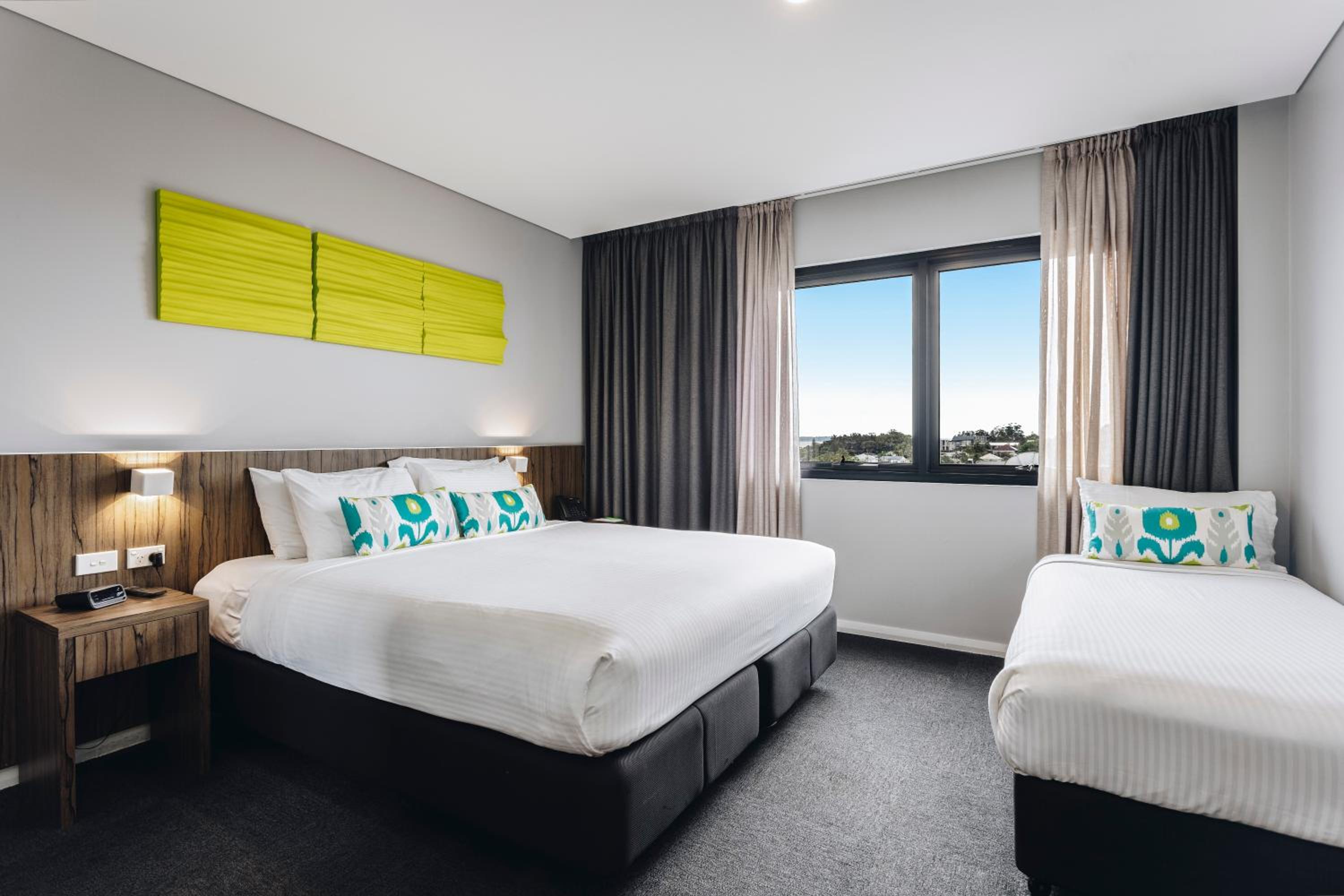 Standard Queen Room - Accessible photo 3