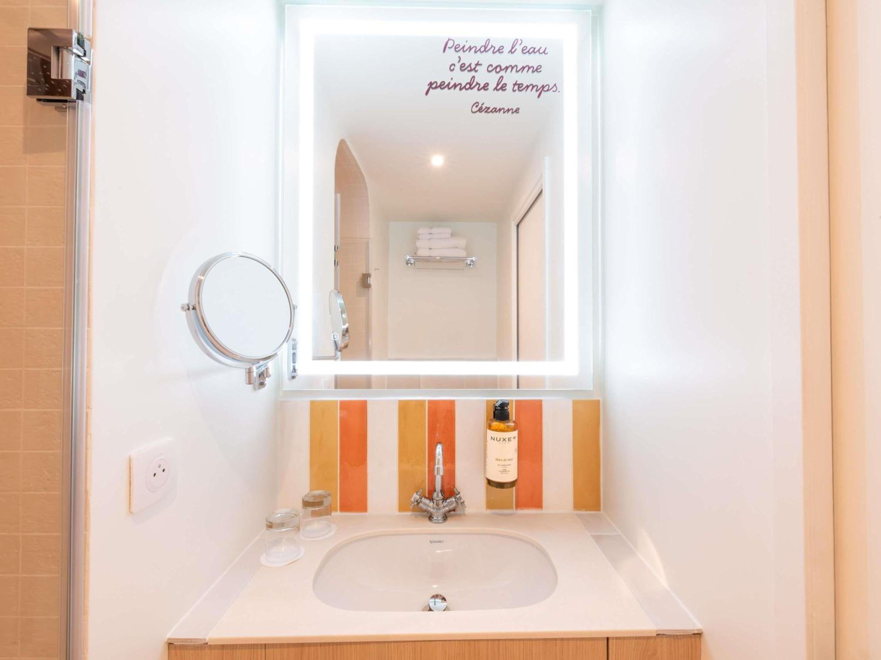 Renovated Classic Room thumbnail 6