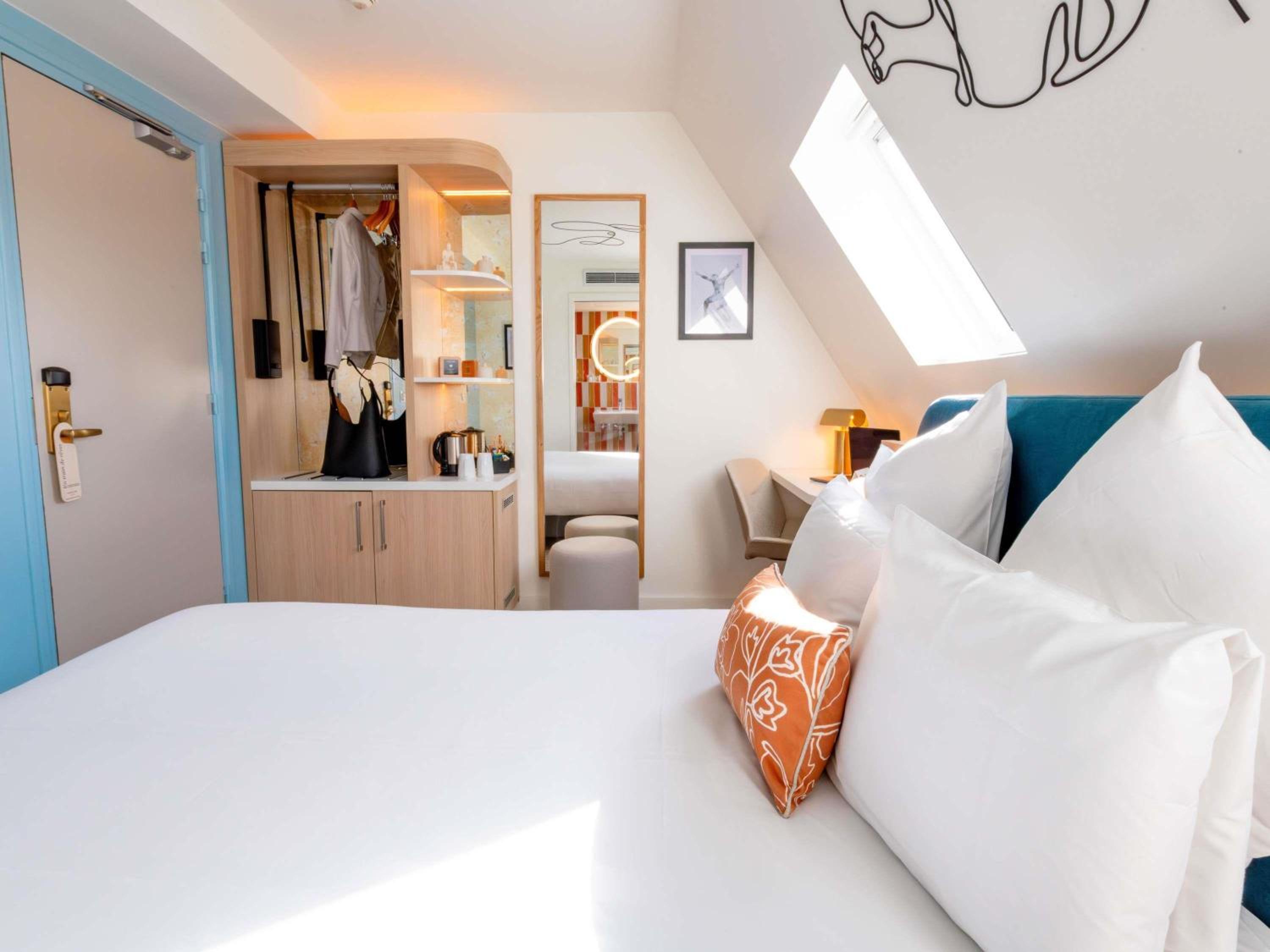 Renovated Classic Room thumbnail 6