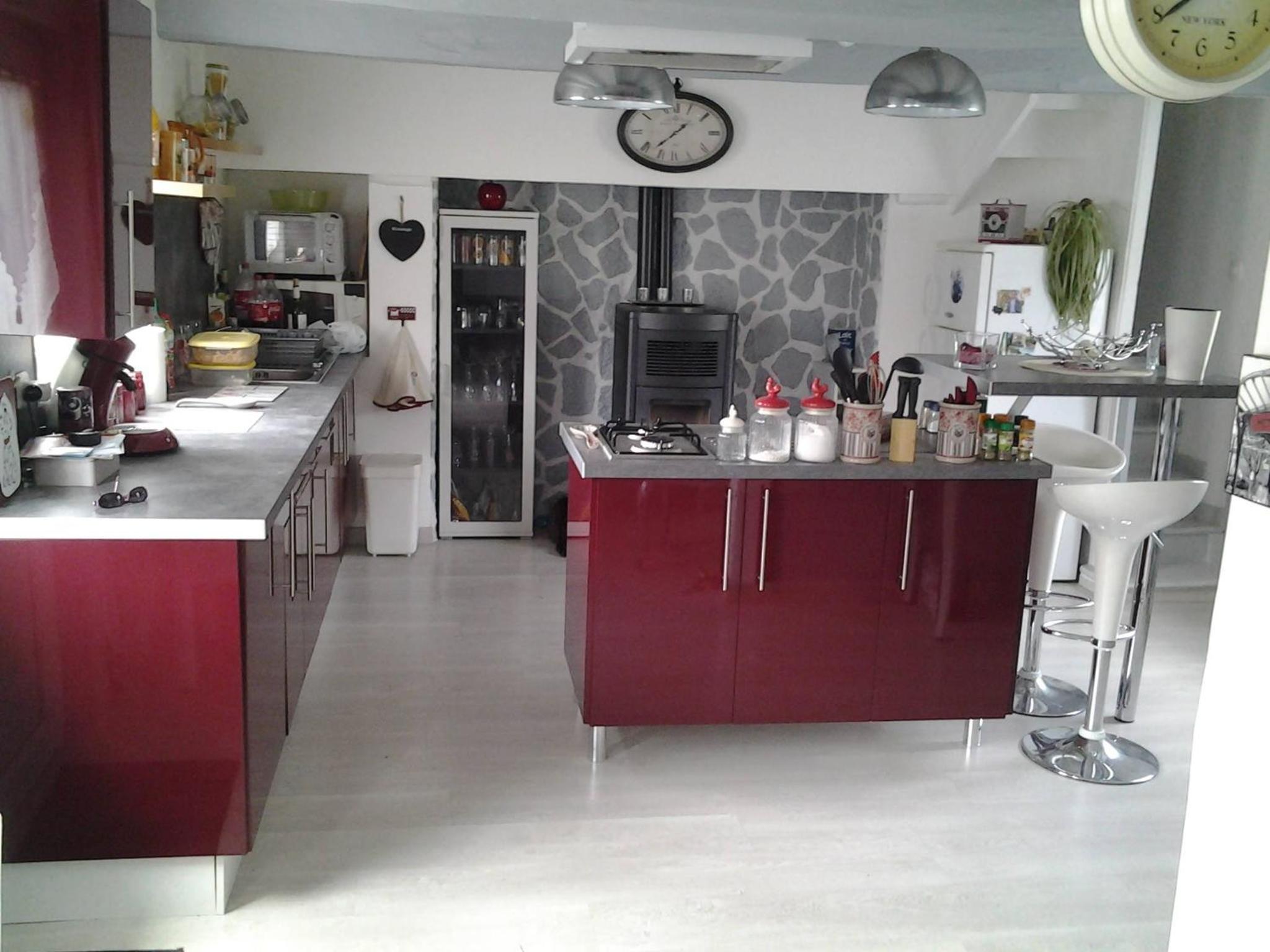 Two-Bedroom House - Photo 2