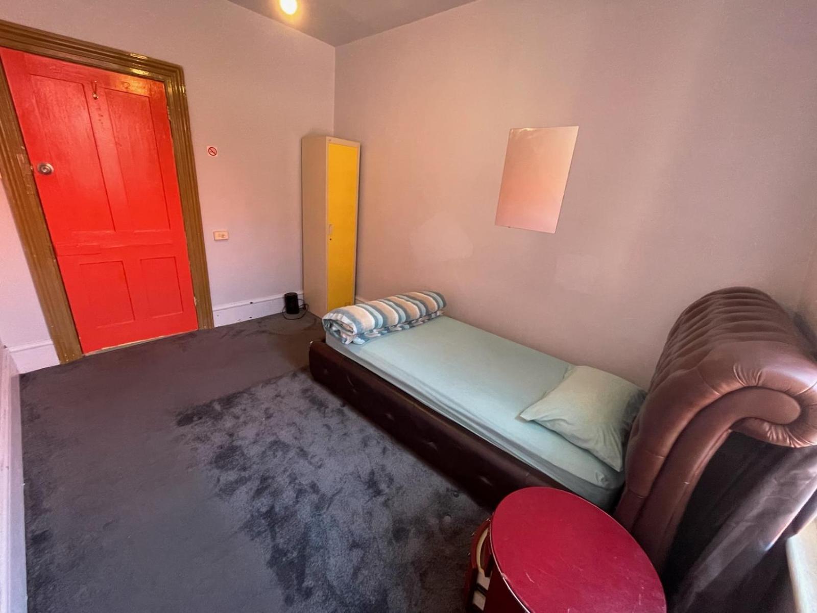 Budget Single Room photo 2