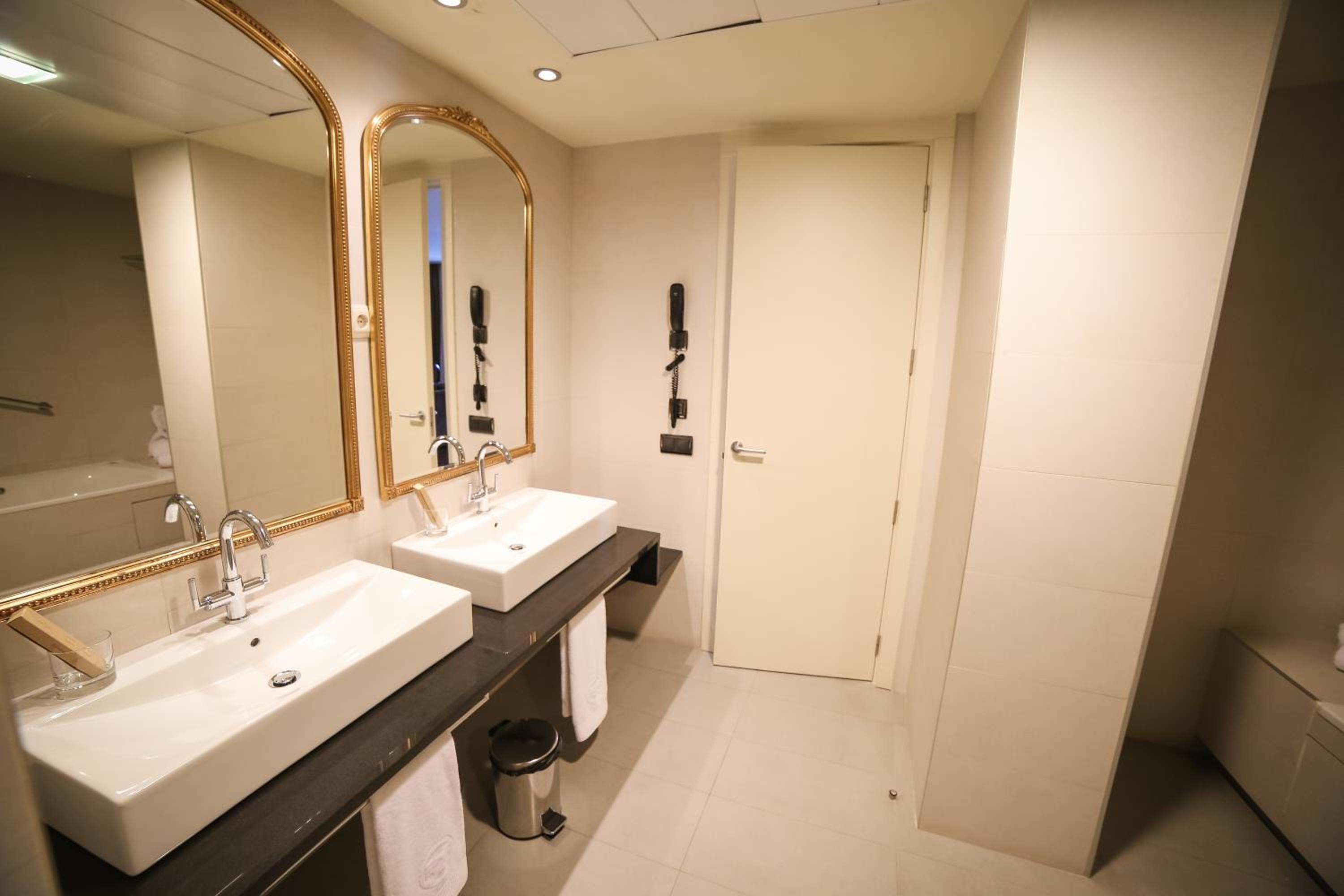 Suite Suite