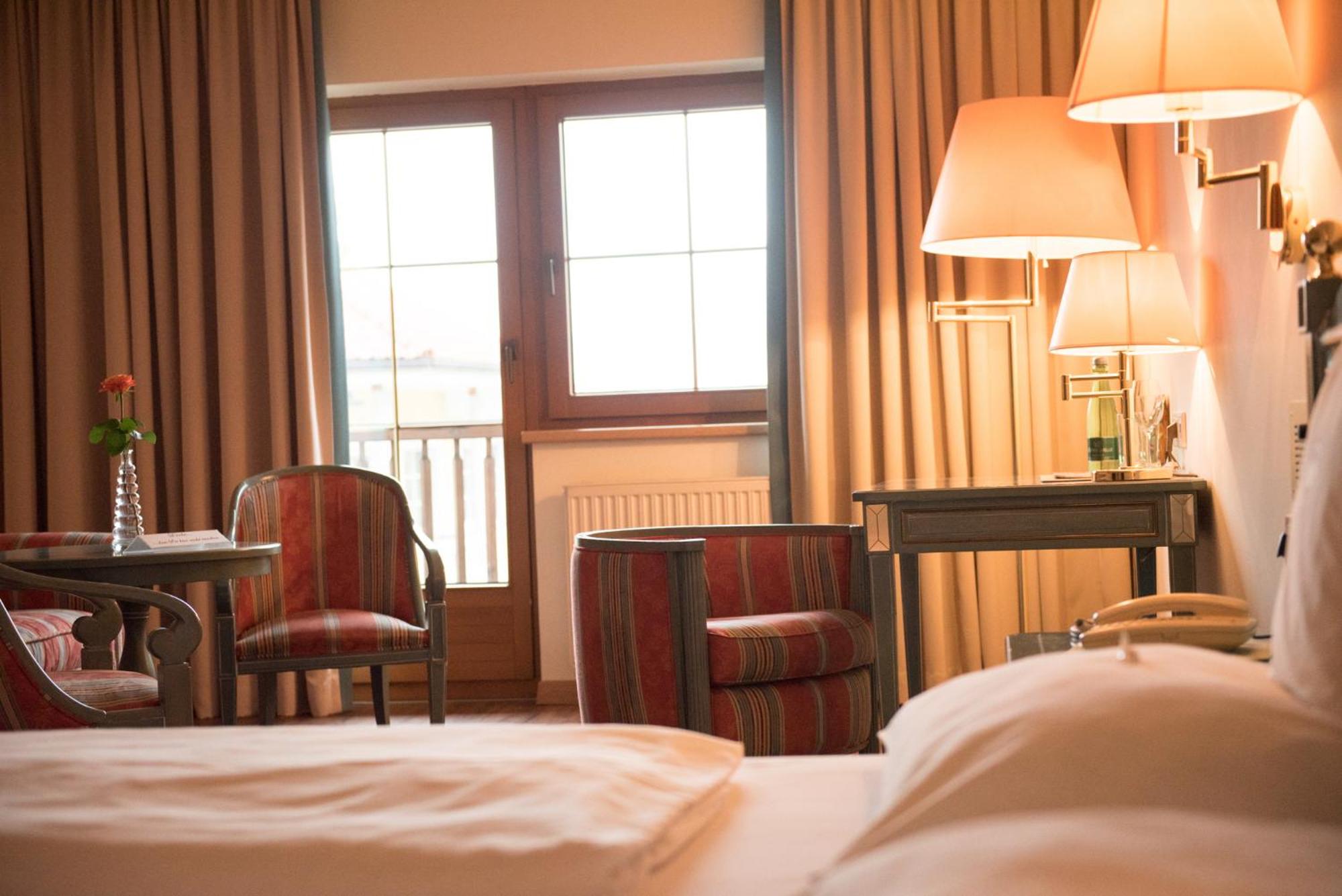 Business Double Room with Balcony photo 2