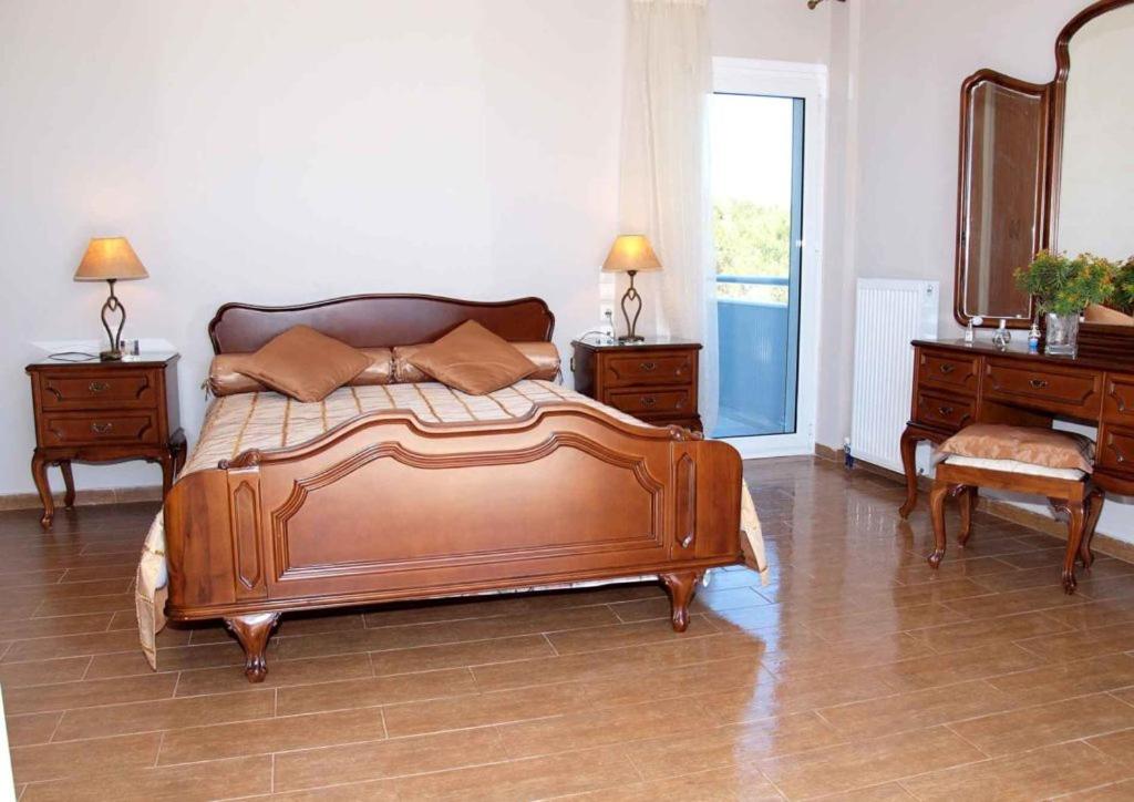 Villa with Private Pool photo 3