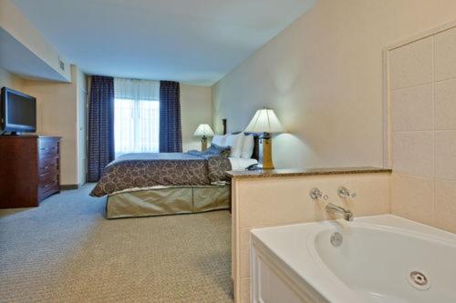 King Studio Suite - Non-Smoking photo 2