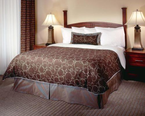 One-Bedroom Deluxe King Suite - Mobility And Hearing Impaired Access/Non-Smoking photo 2
