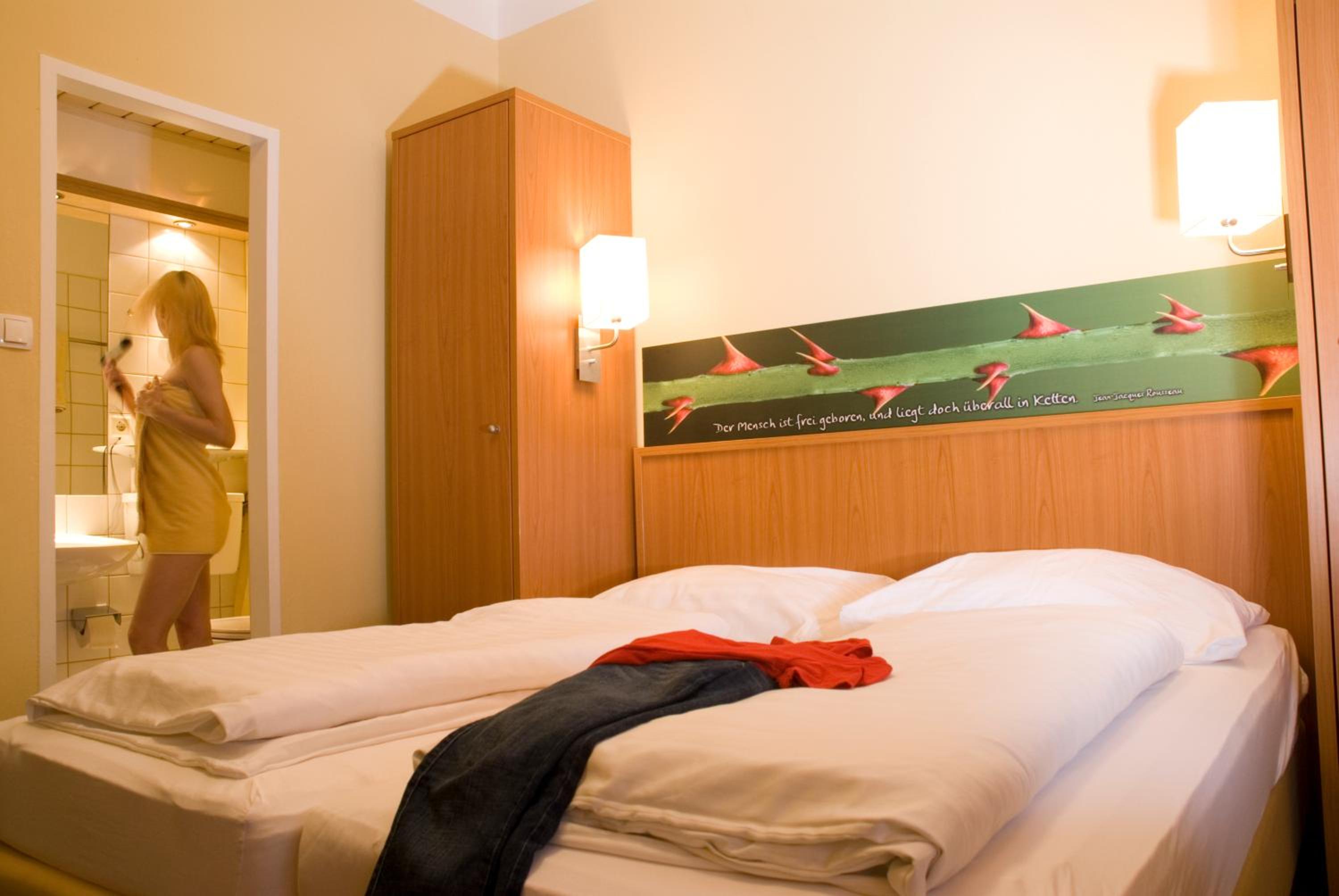Double Room - Photo 5