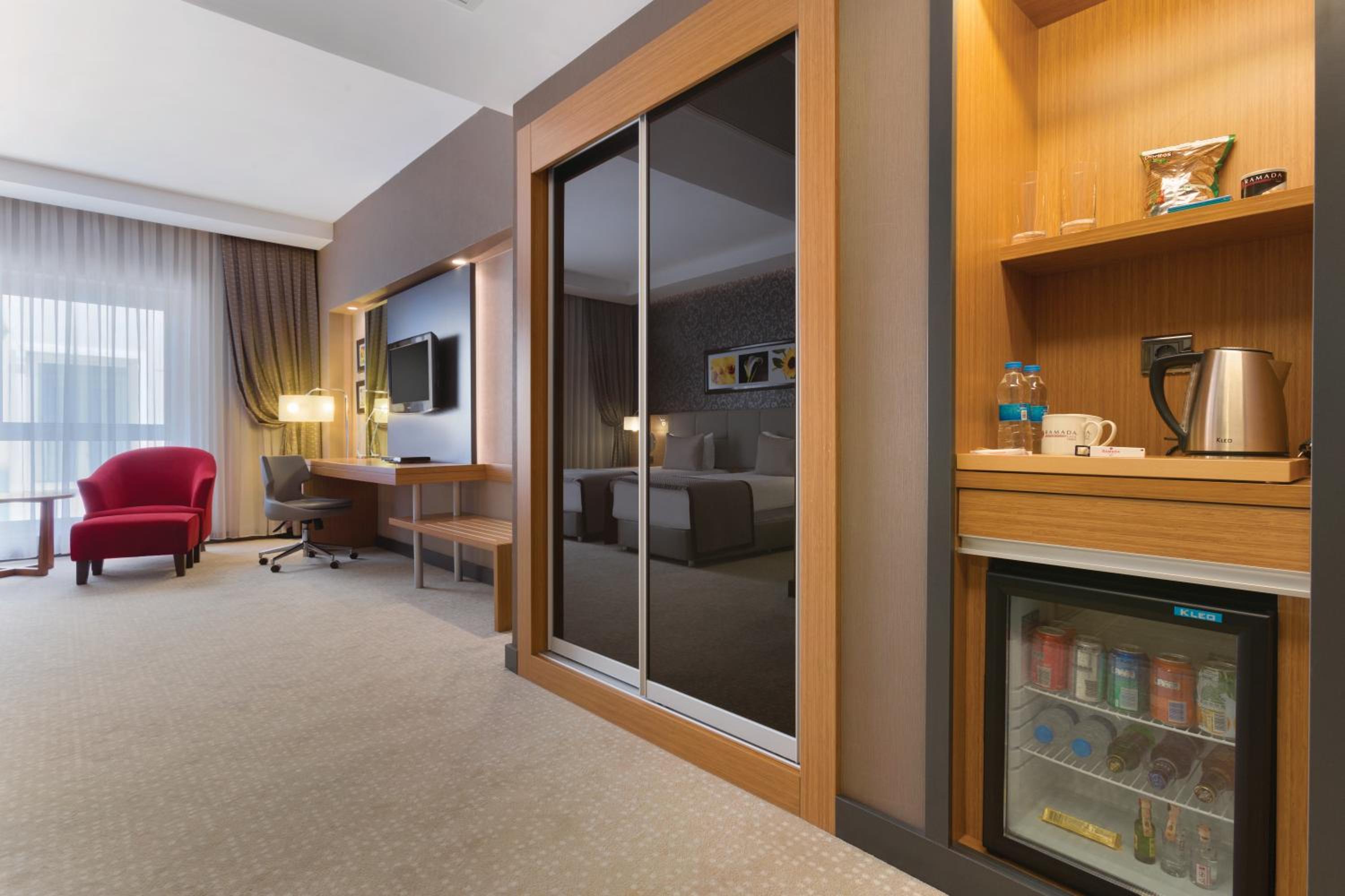 Superior Twin Room - Smoking photo 3
