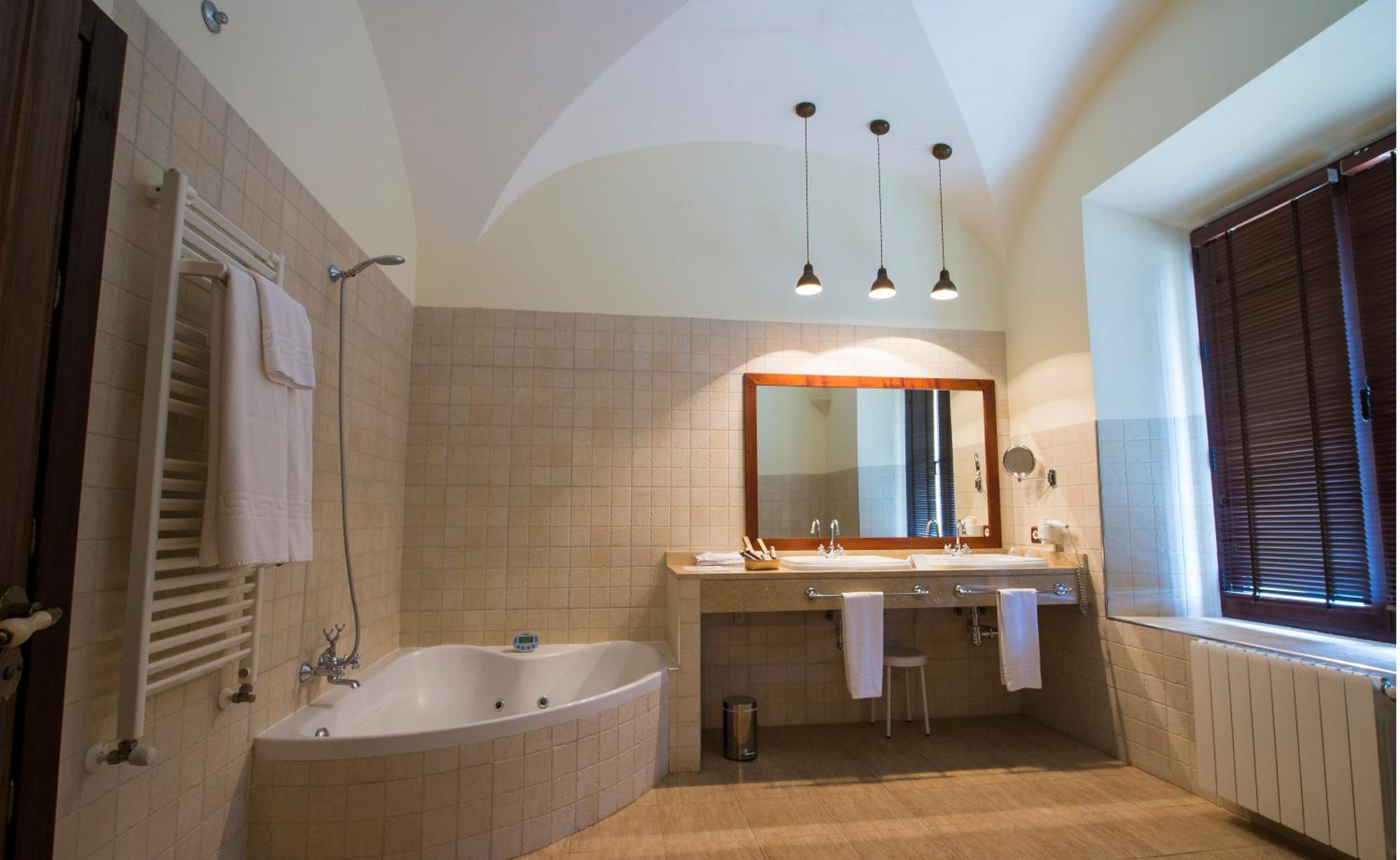 Suite with Spa Bath