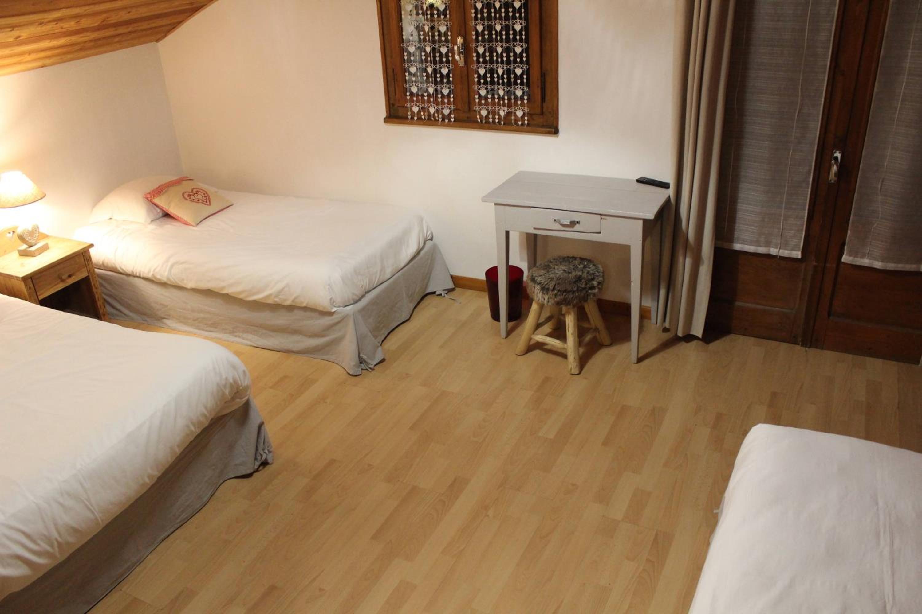 Economy Triple Room